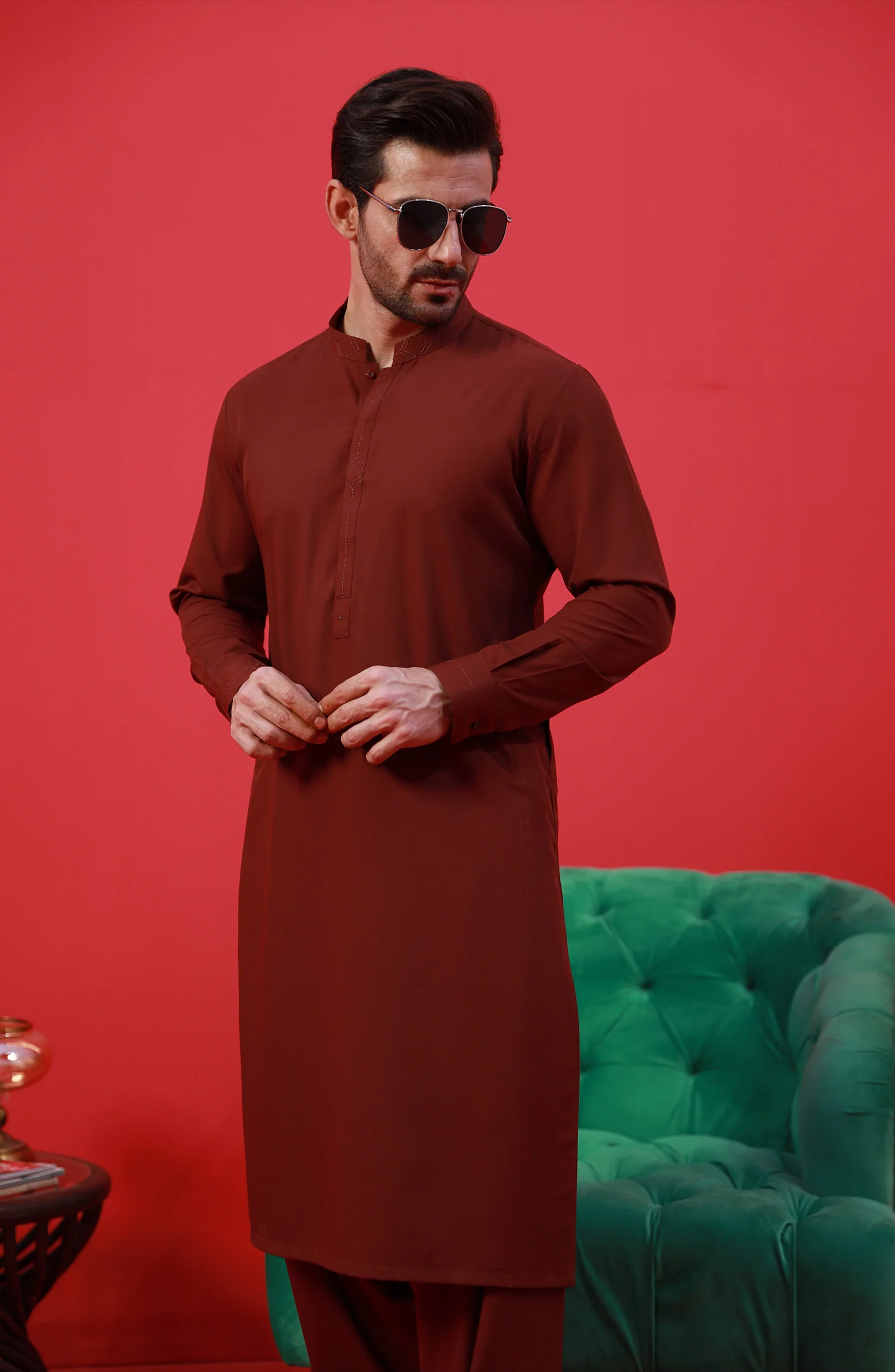 FESTIVE'23 MEN KAMEEZ SHALWAR CASUAL MAROON - Image 3