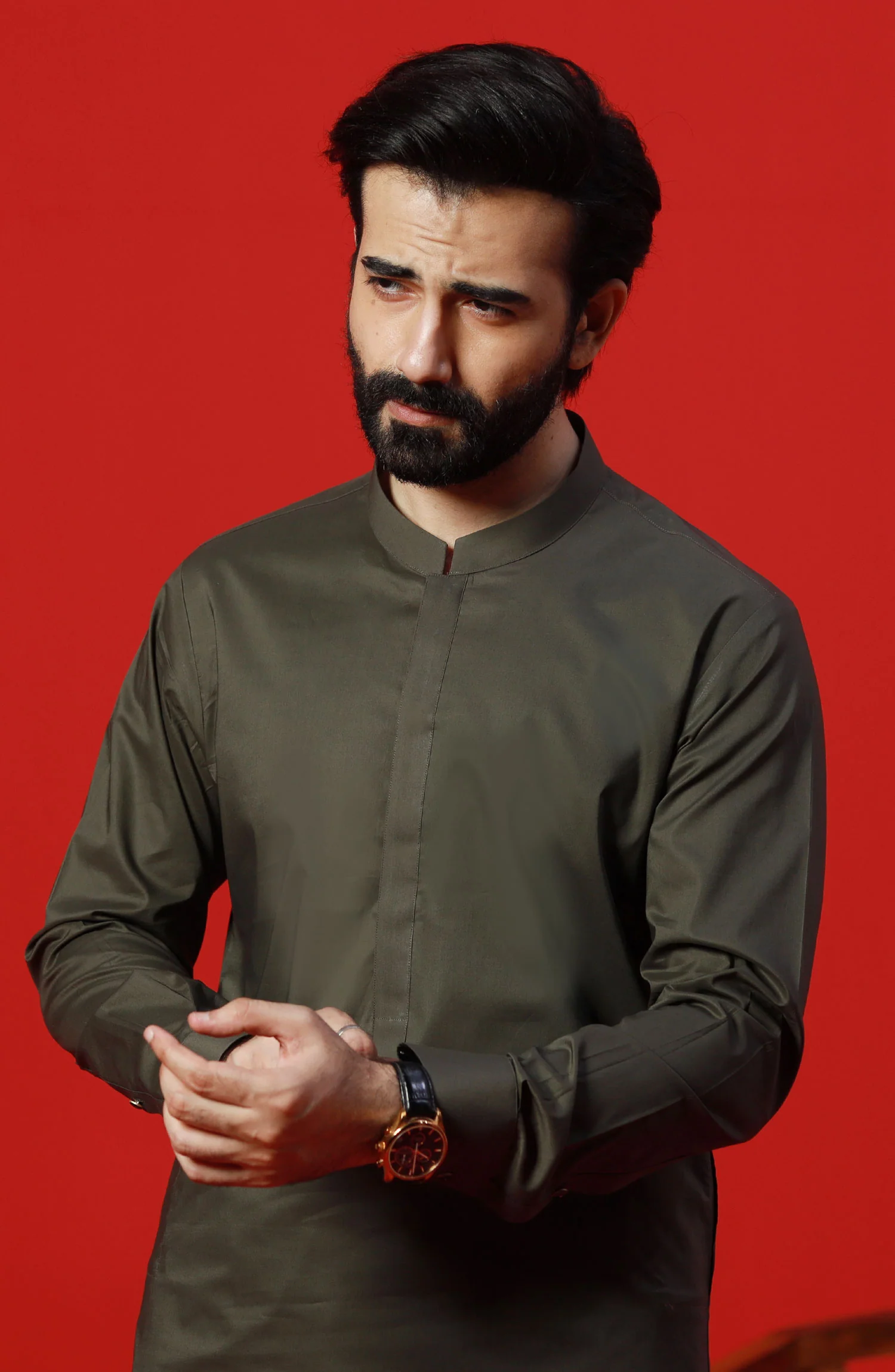 FESTIVE'23 MEN KAMEEZ SHALWAR PLAIN DEEP OLIVE - Image 2