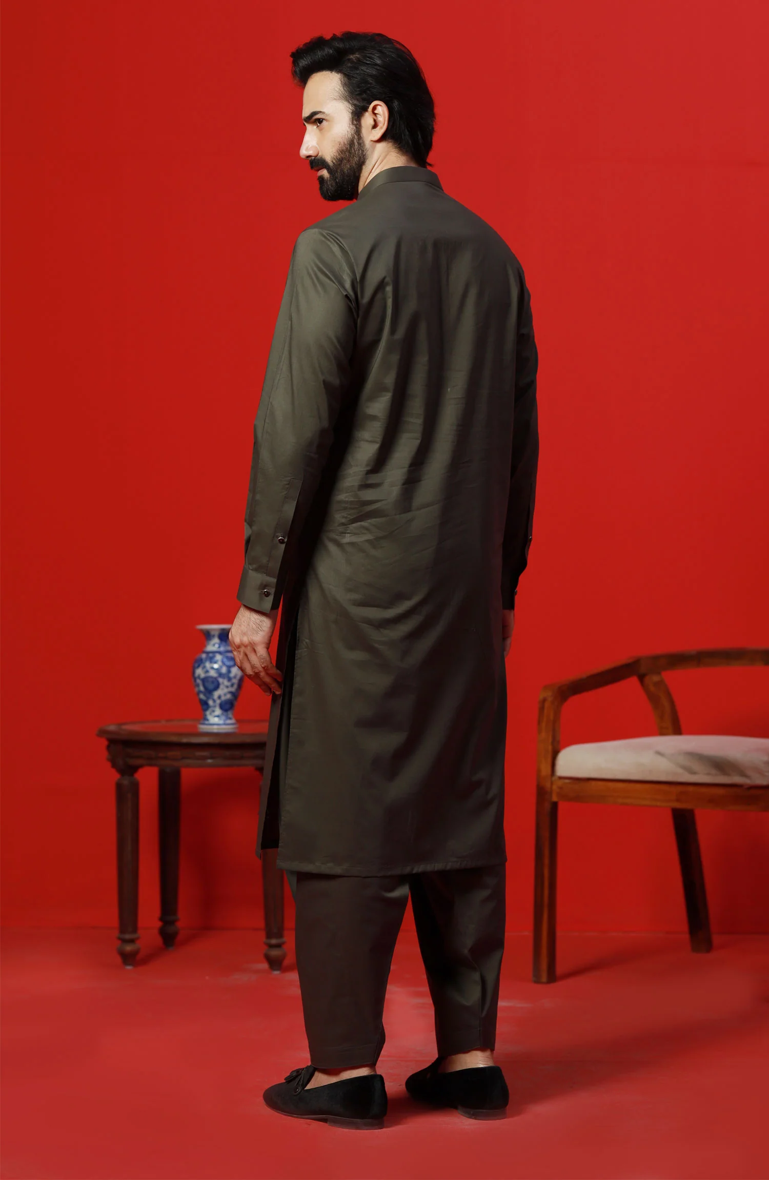 FESTIVE'23 MEN KAMEEZ SHALWAR PLAIN DEEP OLIVE - Image 3