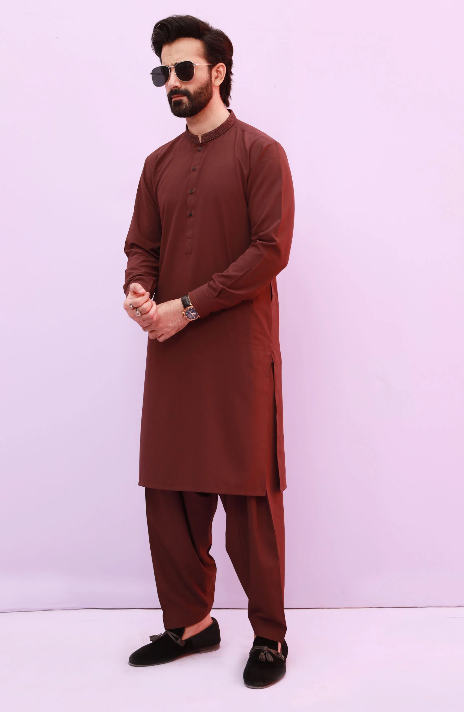 FESTIVE'23 MEN KAMEEZ SHALWAR SEMI FORMAL BURGUNDY - Image 3
