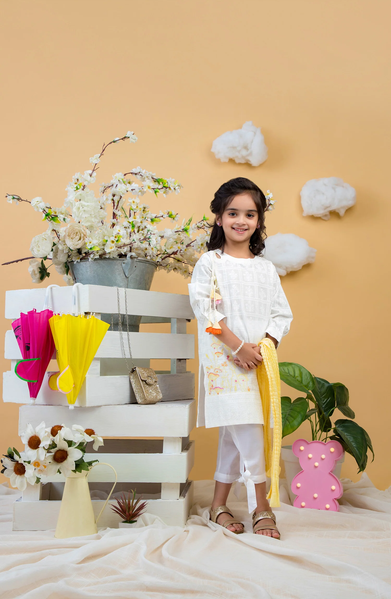 GIRLS LAWN PRINTED 3PC STITCHED SUIT