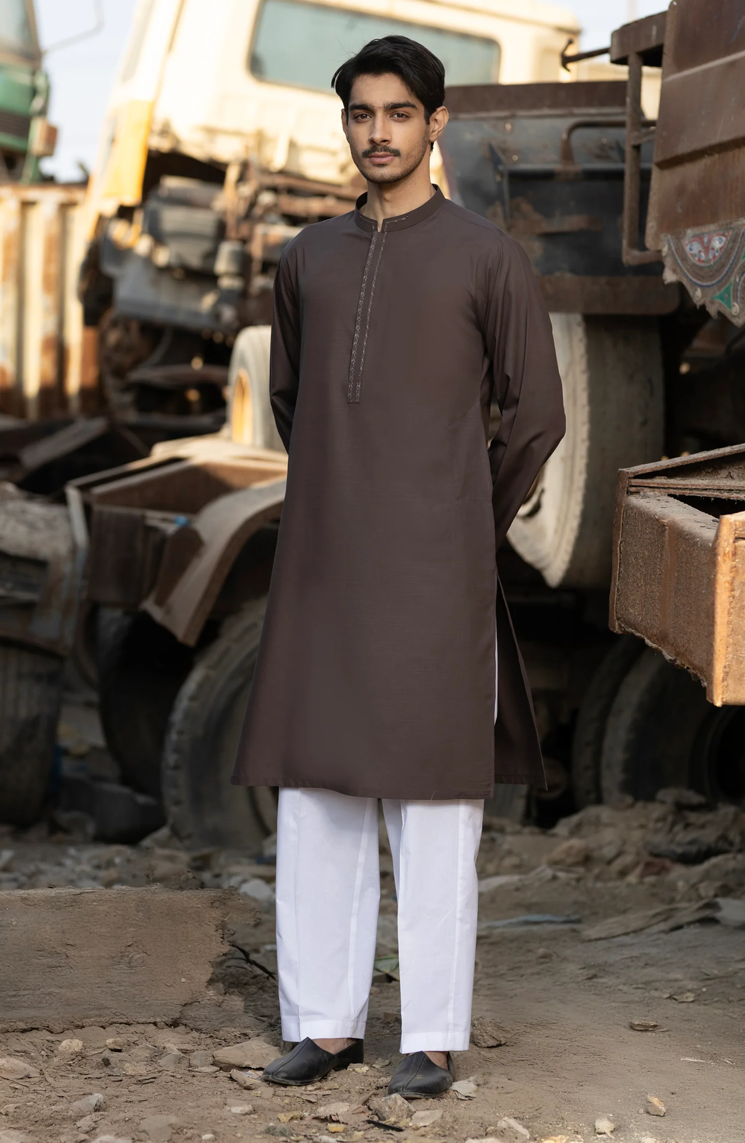 GREYISH-BROWN BLENDED EMBROIDERED KURTA - Image 6