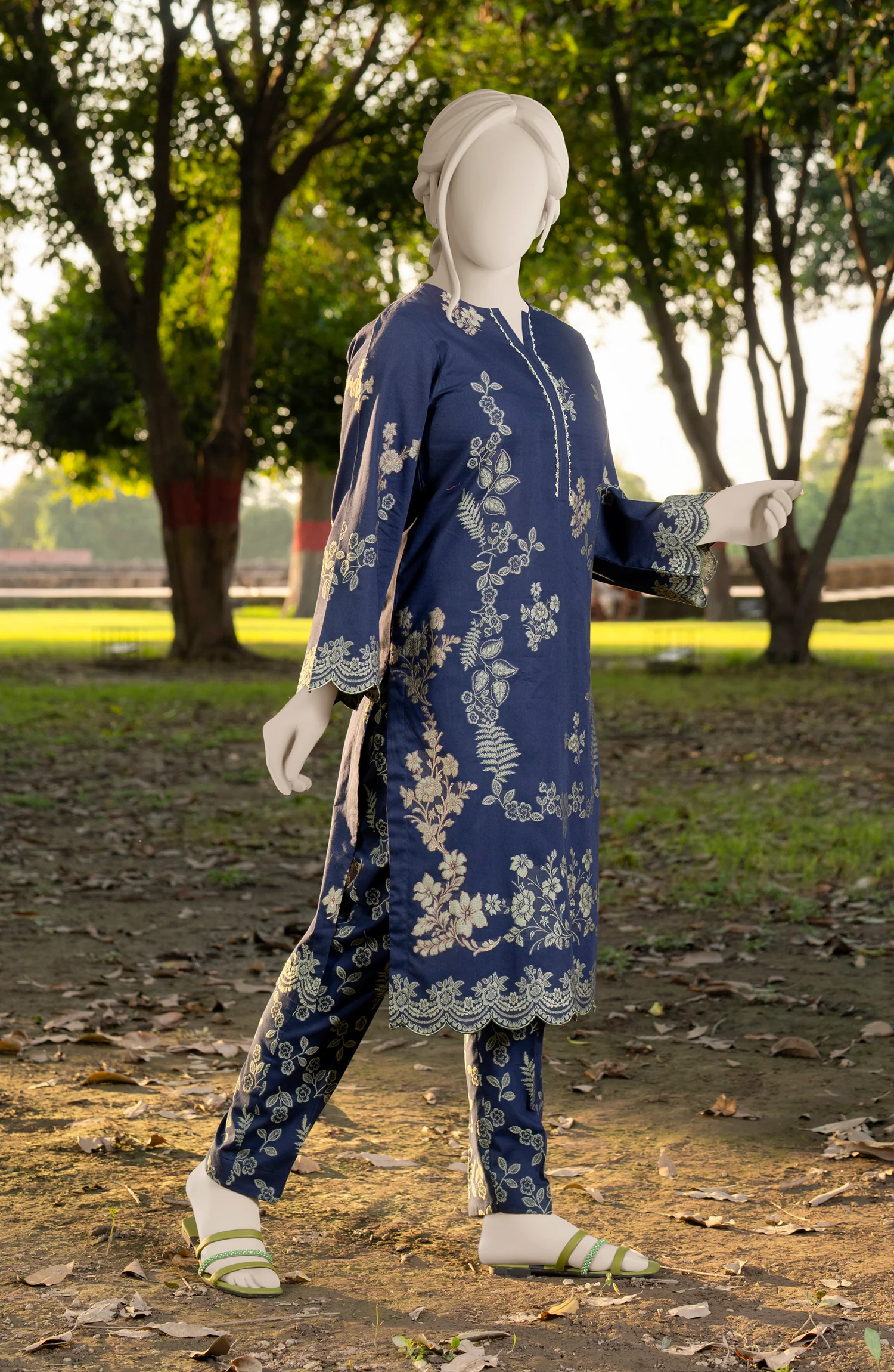 JACQUARD STITCHED 2 PIECE - Image 4