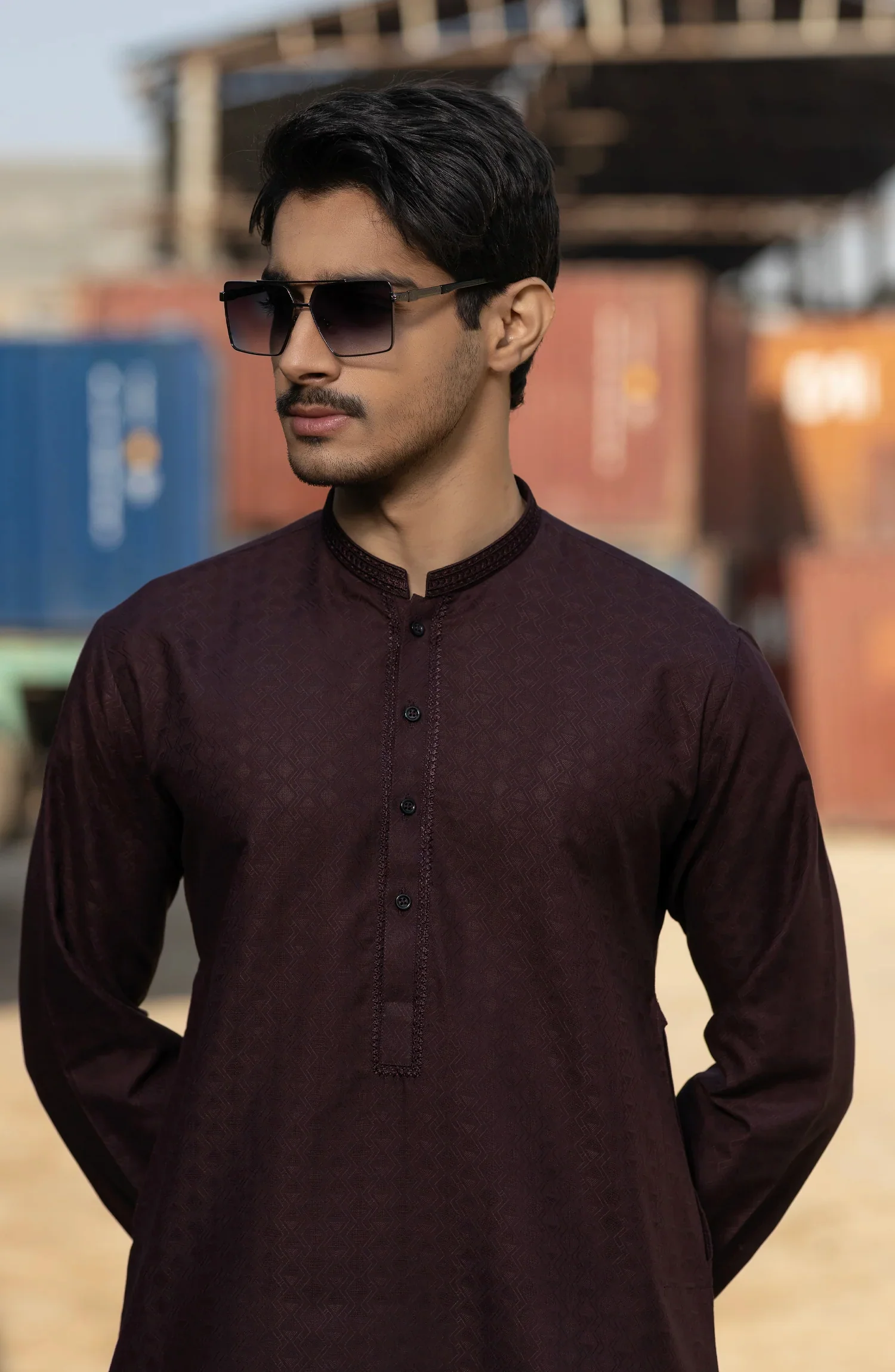 MAROON BLENDED EMBROIDERED KURTA - Image 2