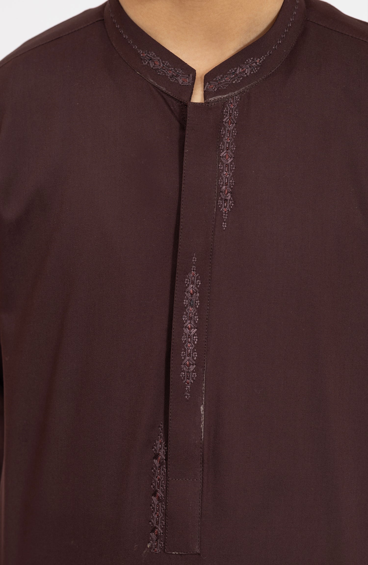 MAROON EMBROIDERED BLENDED KAMEEZ SHALWAR - Image 2