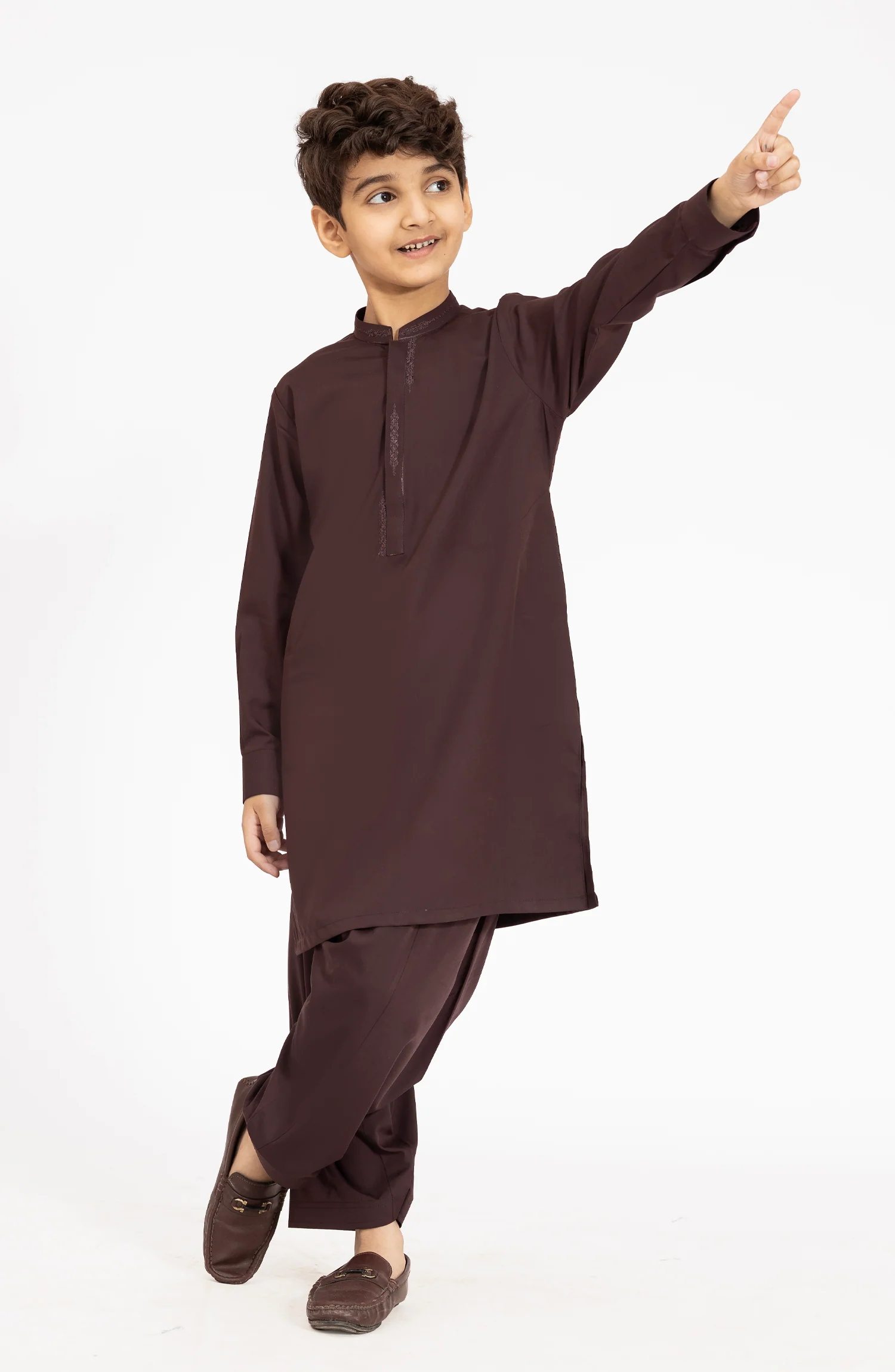 MAROON EMBROIDERED BLENDED KAMEEZ SHALWAR - Image 6