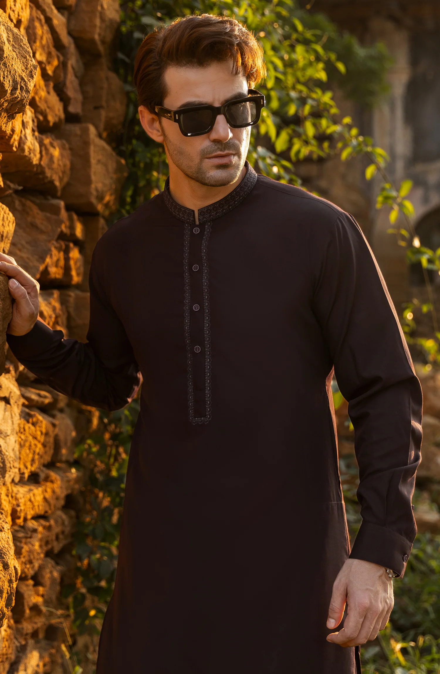 MAROON EMBROIDERED BLENDED KAMEEZ SHALWAR - Image 3