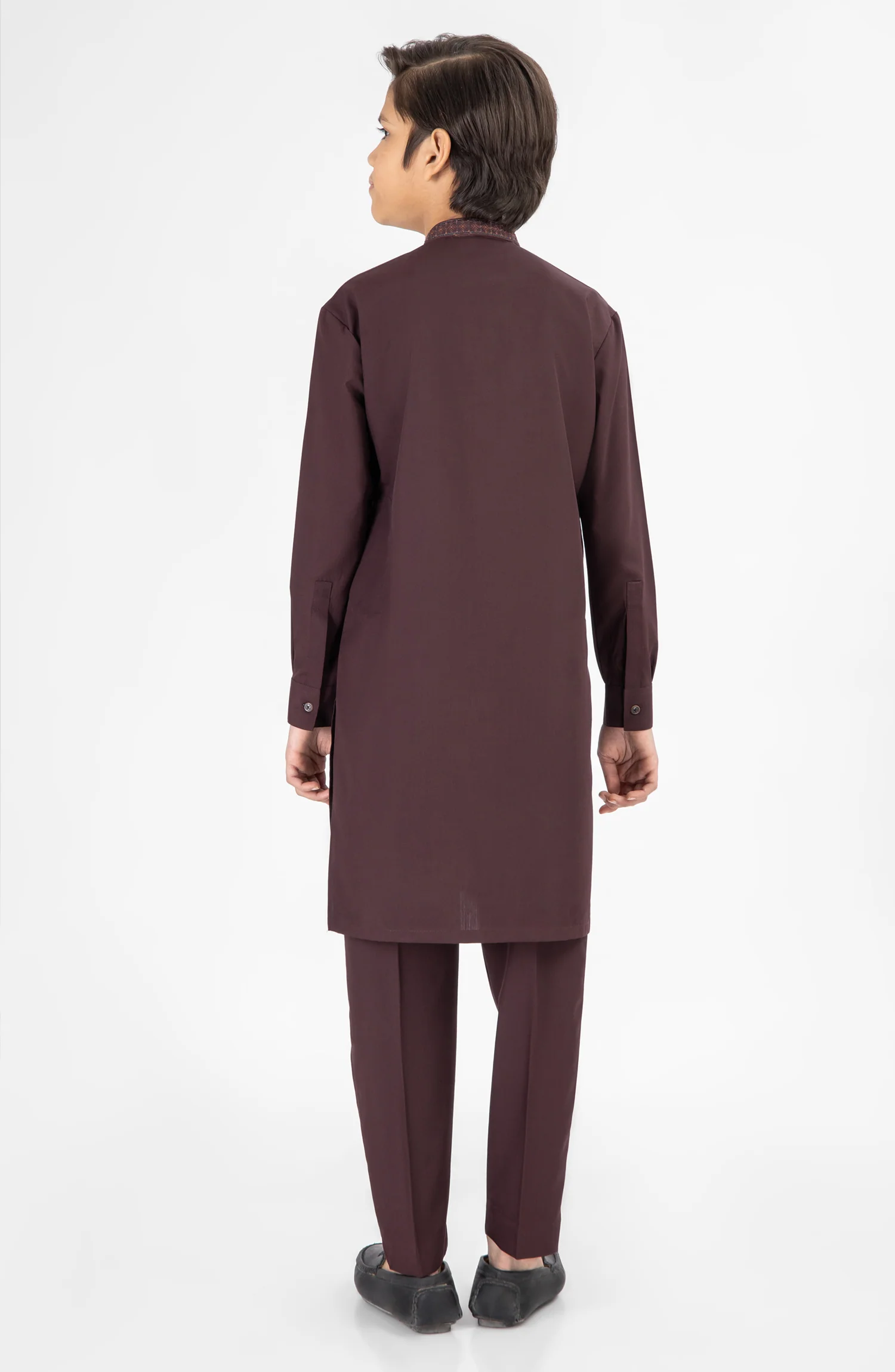 MAROON EMBROIDERED KURTA PAJAMA - Image 4