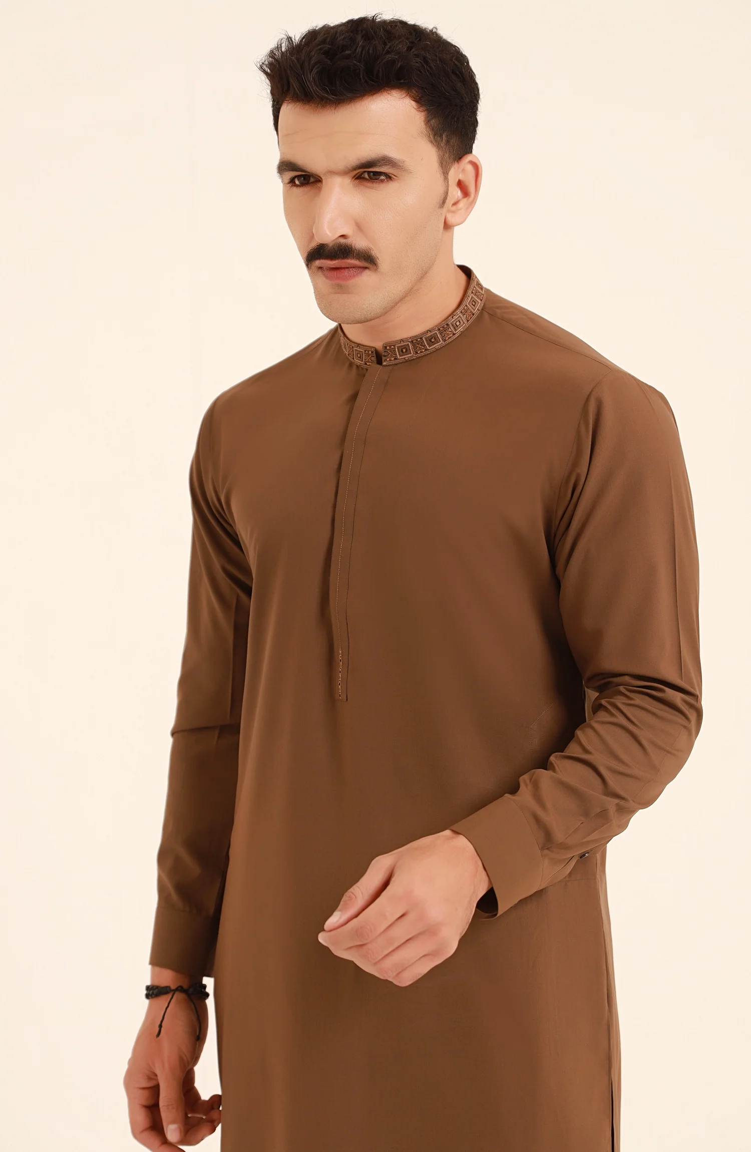 MEN KAMEEZ SHALWAR BROWN - Image 2