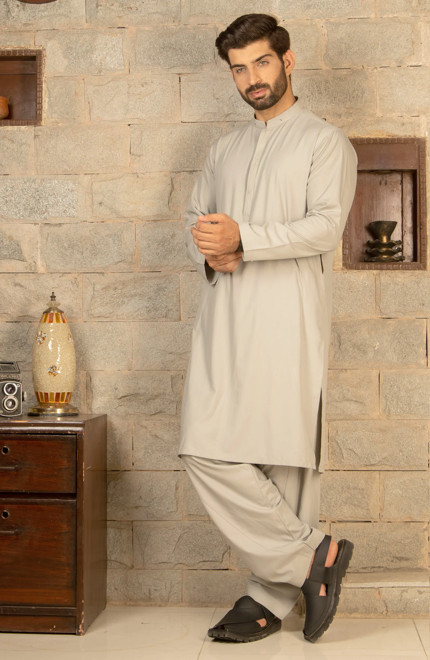 MEN KAMEEZ SHALWAR PLAIN GREY - Image 2