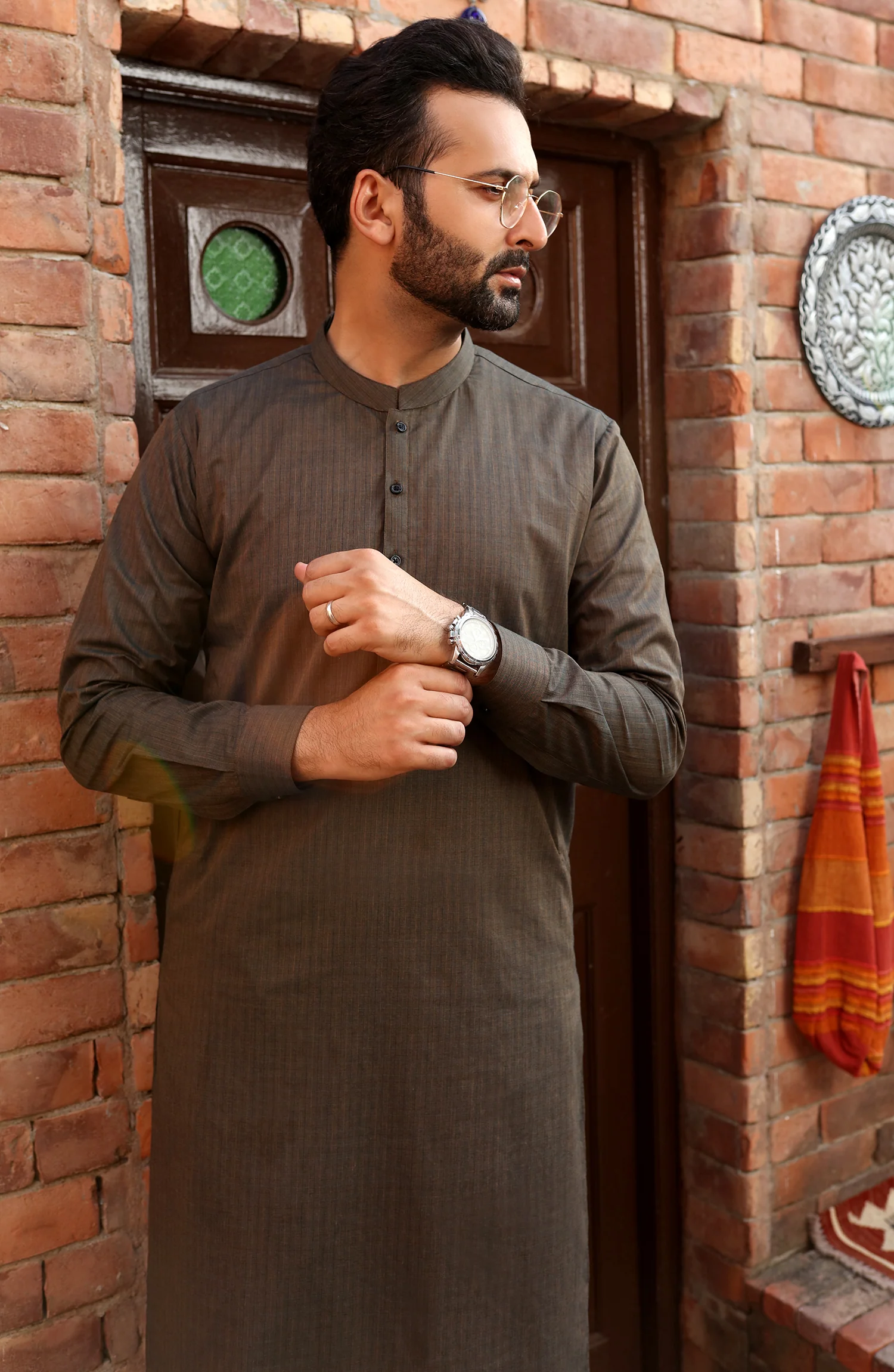 MEN KAMEEZ SHALWAR PLAIN BROWN - Image 2