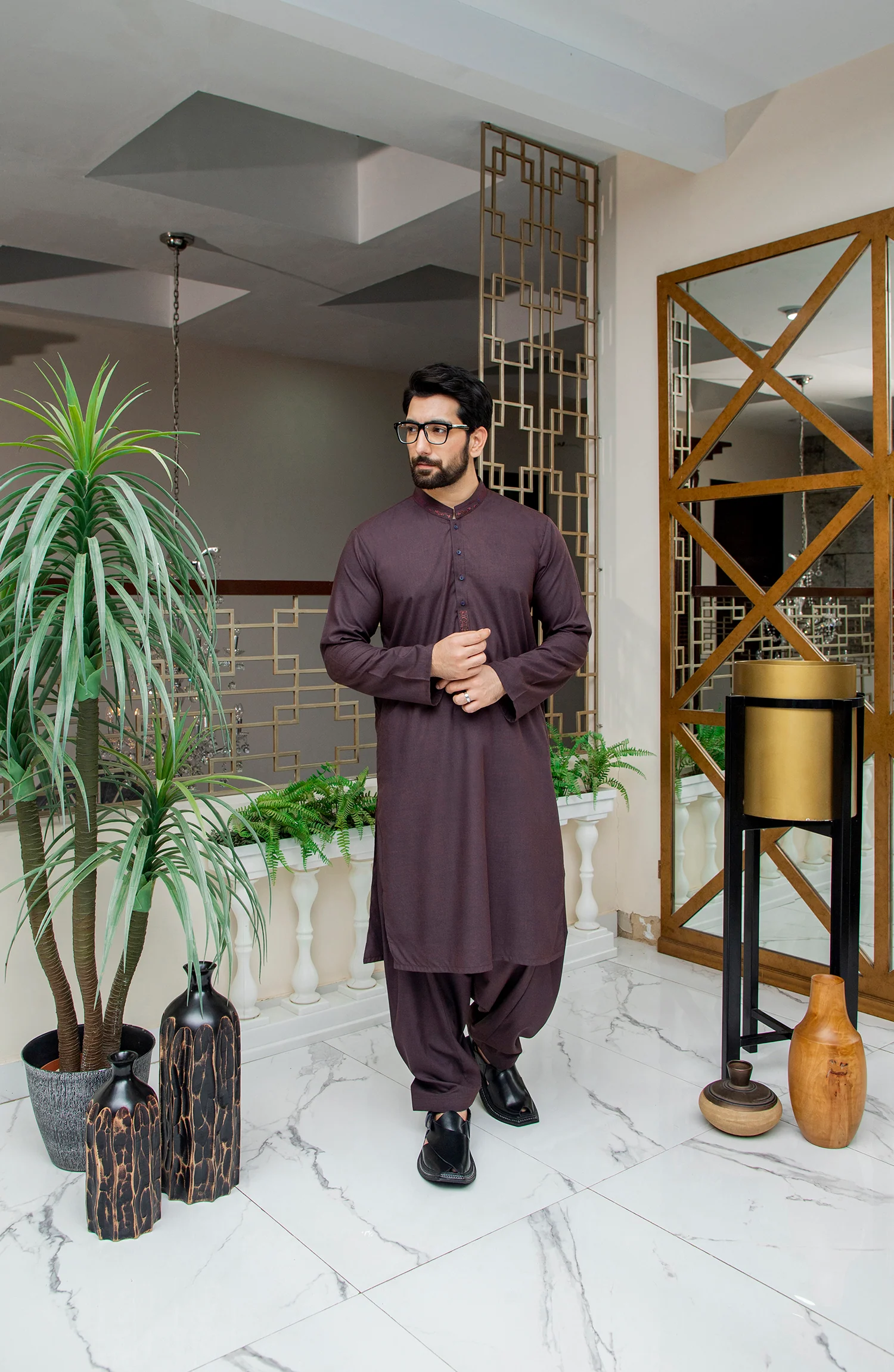 MEN KAMEEZ SHALWAR PLAIN MAROON TEXTURE - Image 2