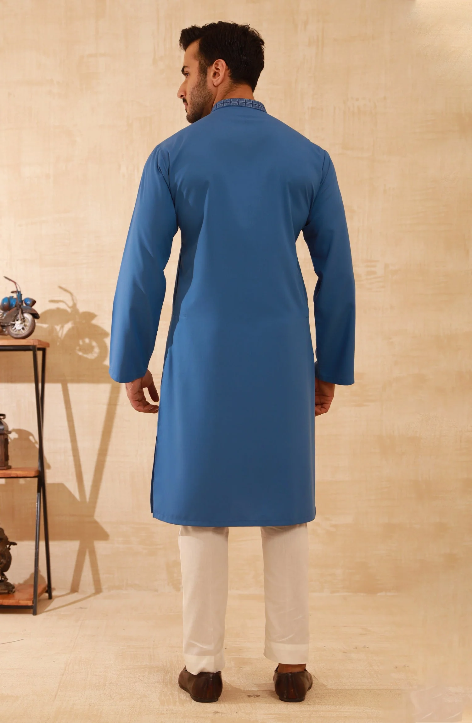MEN KURTA INK BLUE - Image 4