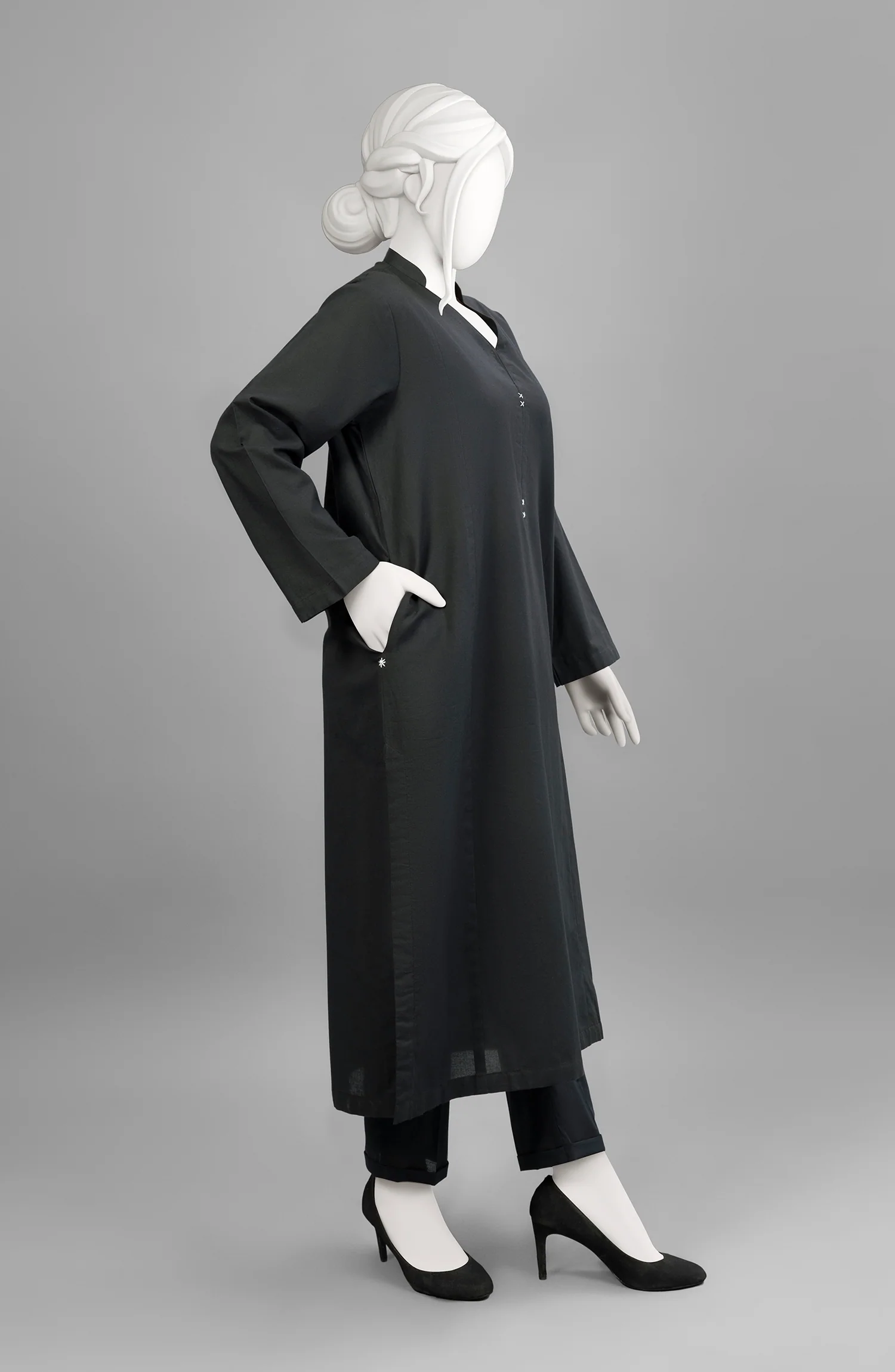 MONOCHROME'23 BLACK DAHLIA CAMBRIC 1PC KURTI - Image 3