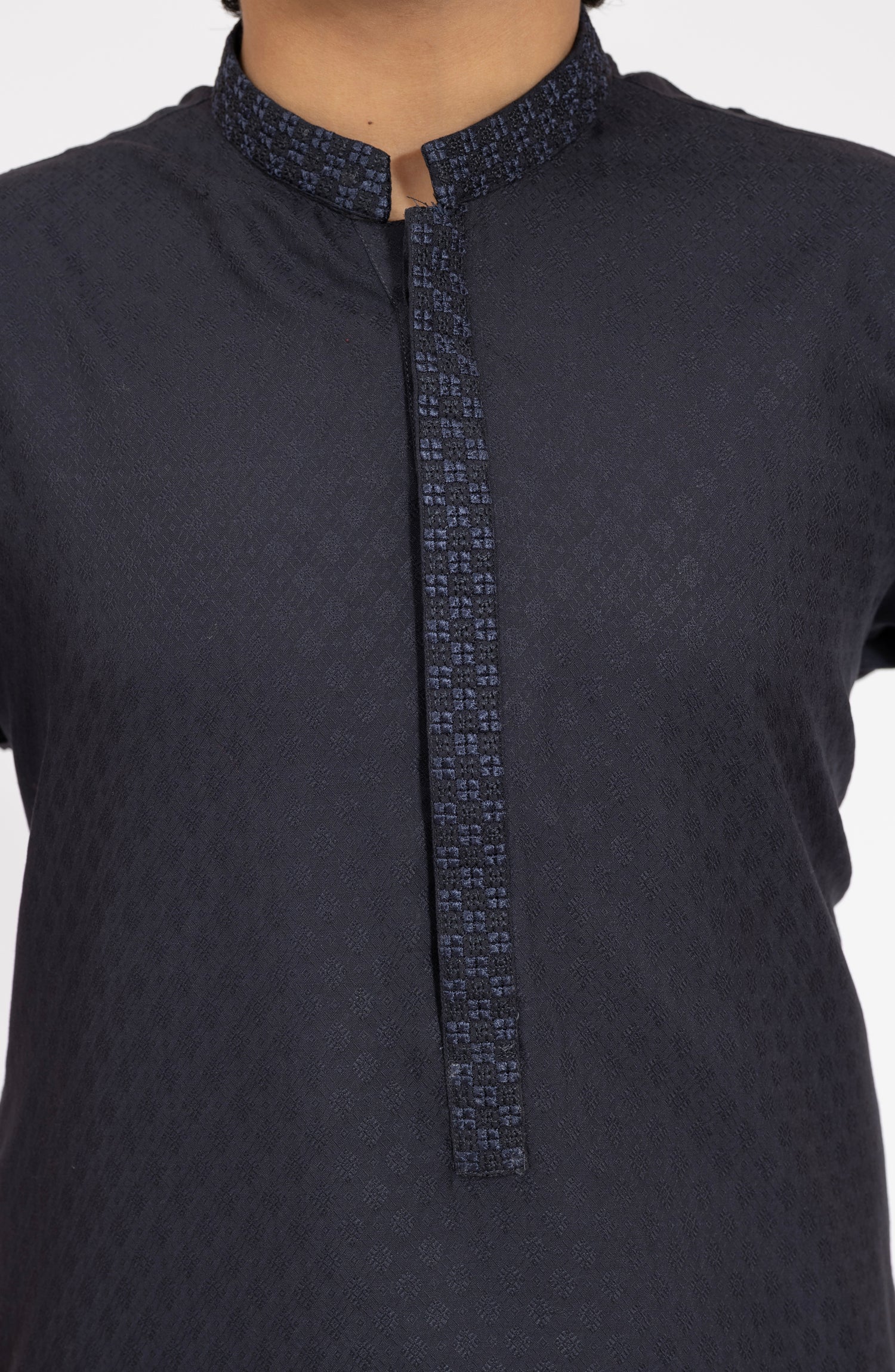 NAVY BLENDED EMBROIDERED KURTA - Image 3