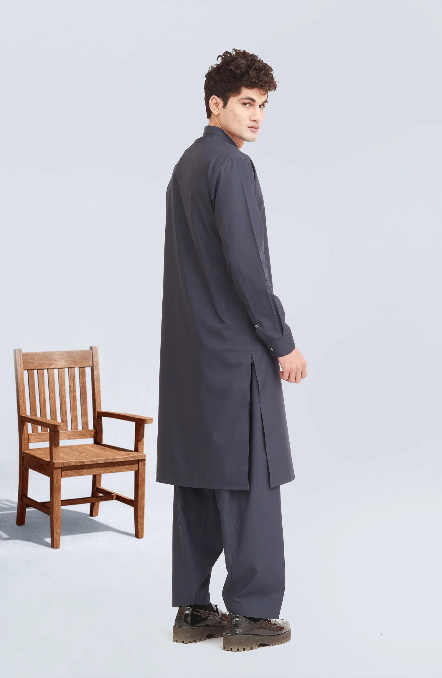 NAVY BLENDED KAMEEZ SHALWAR - Image 4
