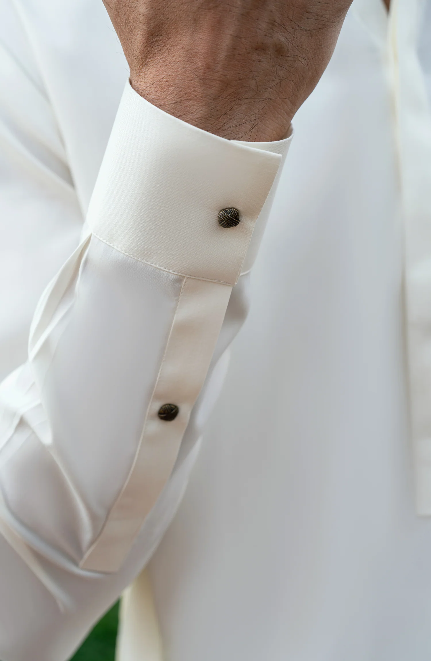OFF WHITE BLENDED KAMEEZ SHALWAR - Image 4