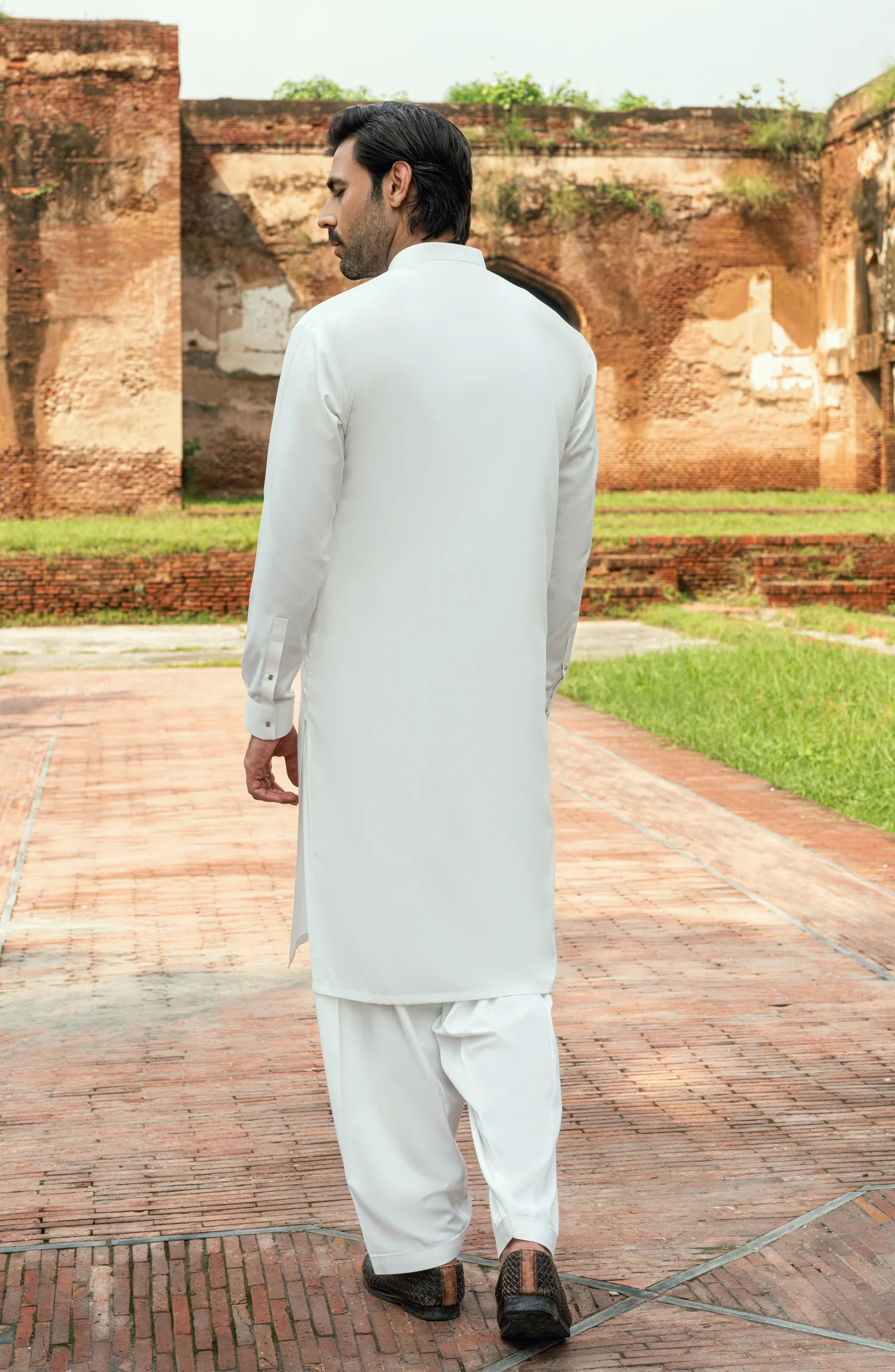 OFF WHITE BLENDED KAMEEZ SHALWAR - Image 7