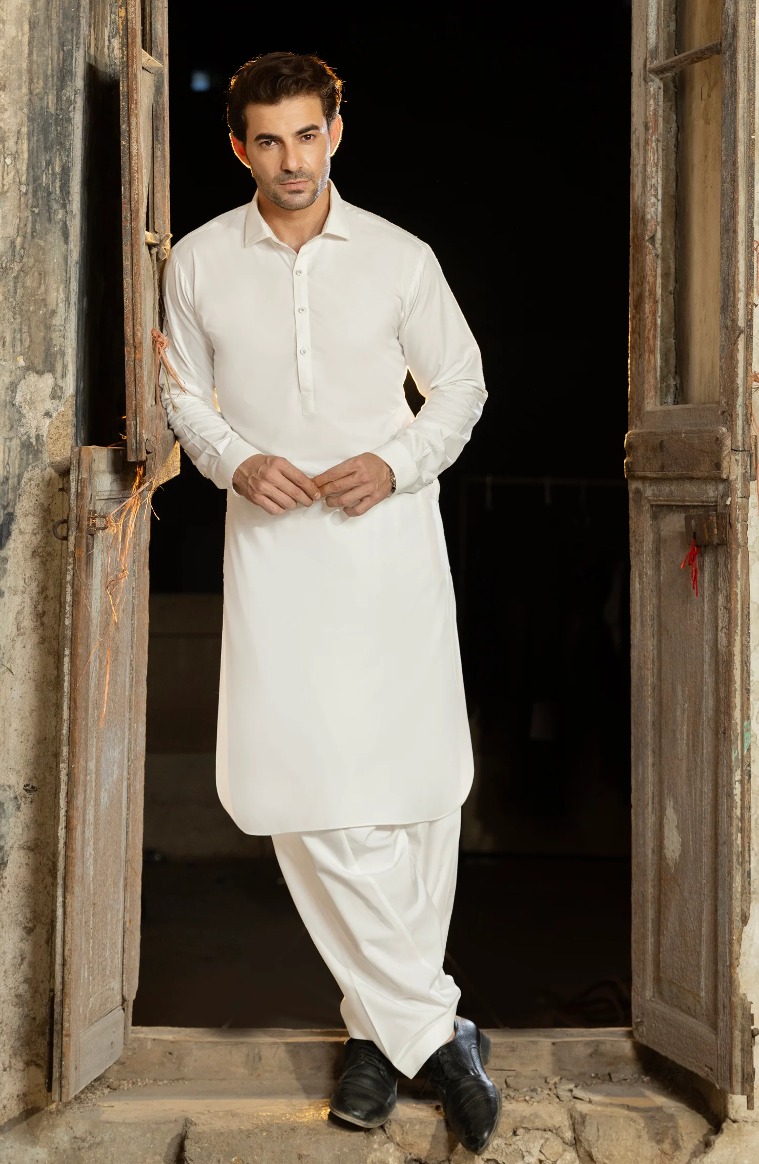 OFF WHITE BLENDED KAMEEZ SHALWAR - Image 3