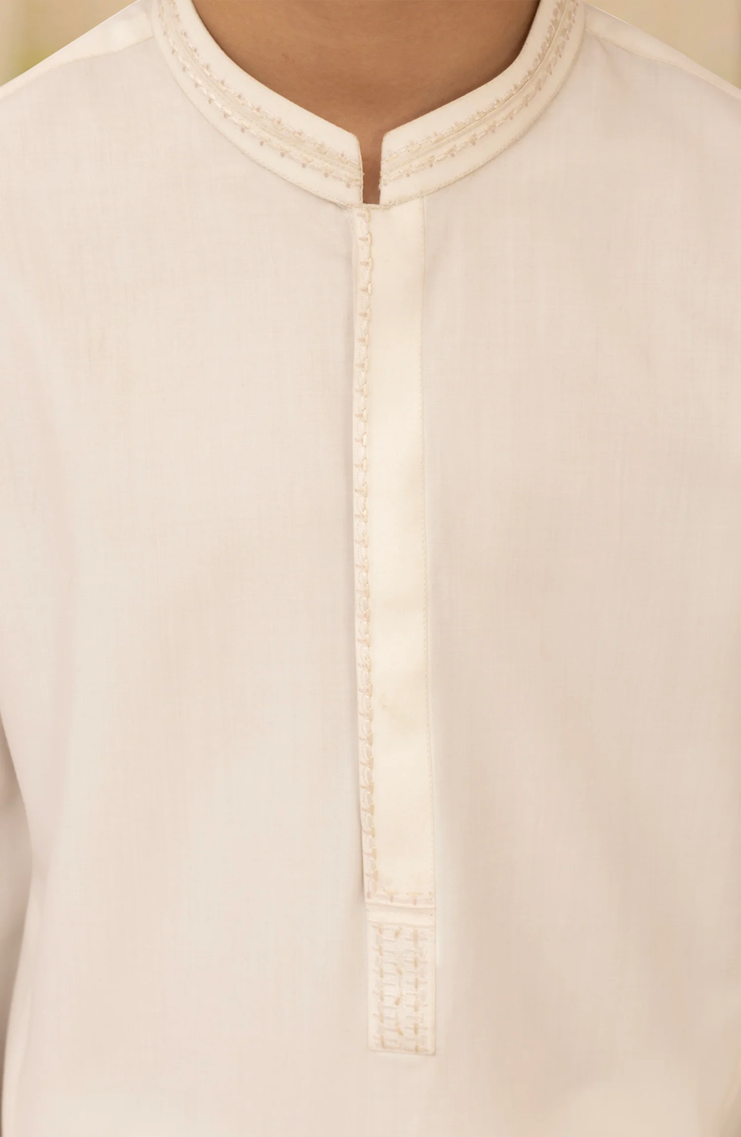 OFF-WHITE EMBROIDERED BLENDED KAMEEZ SHALWAR - Image 3