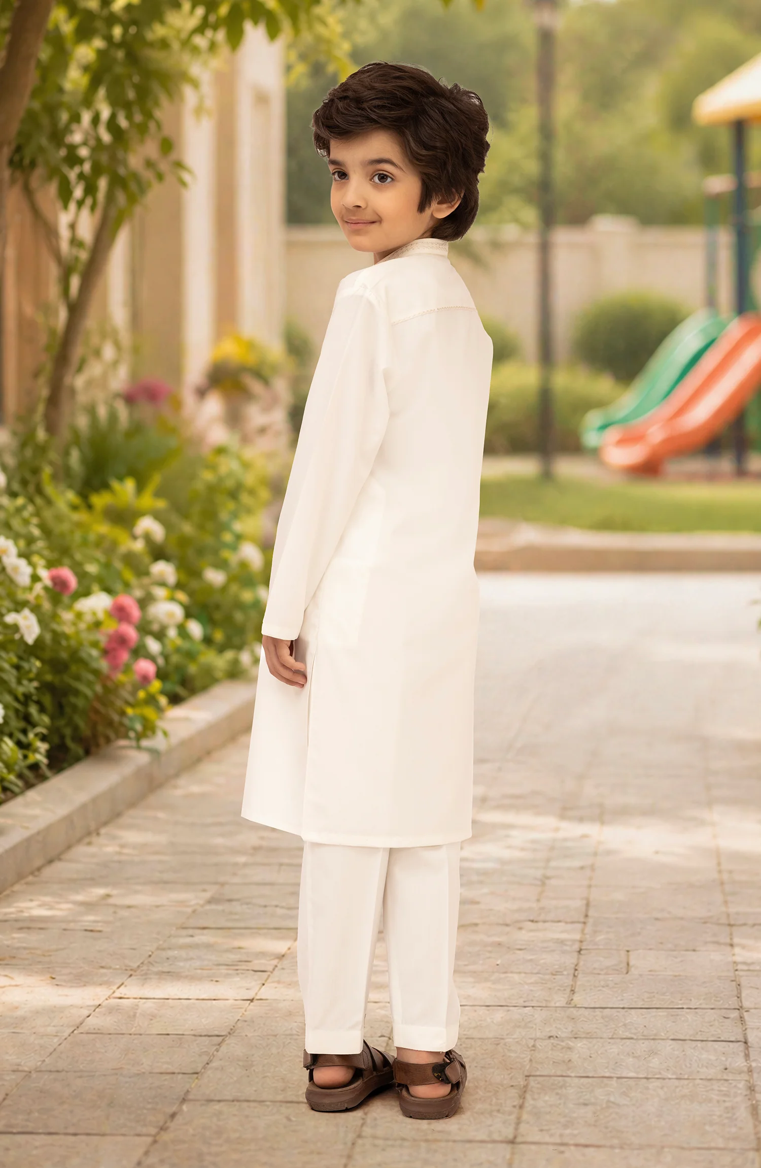 OFF-WHITE EMBROIDERED BLENDED KAMEEZ SHALWAR - Image 6
