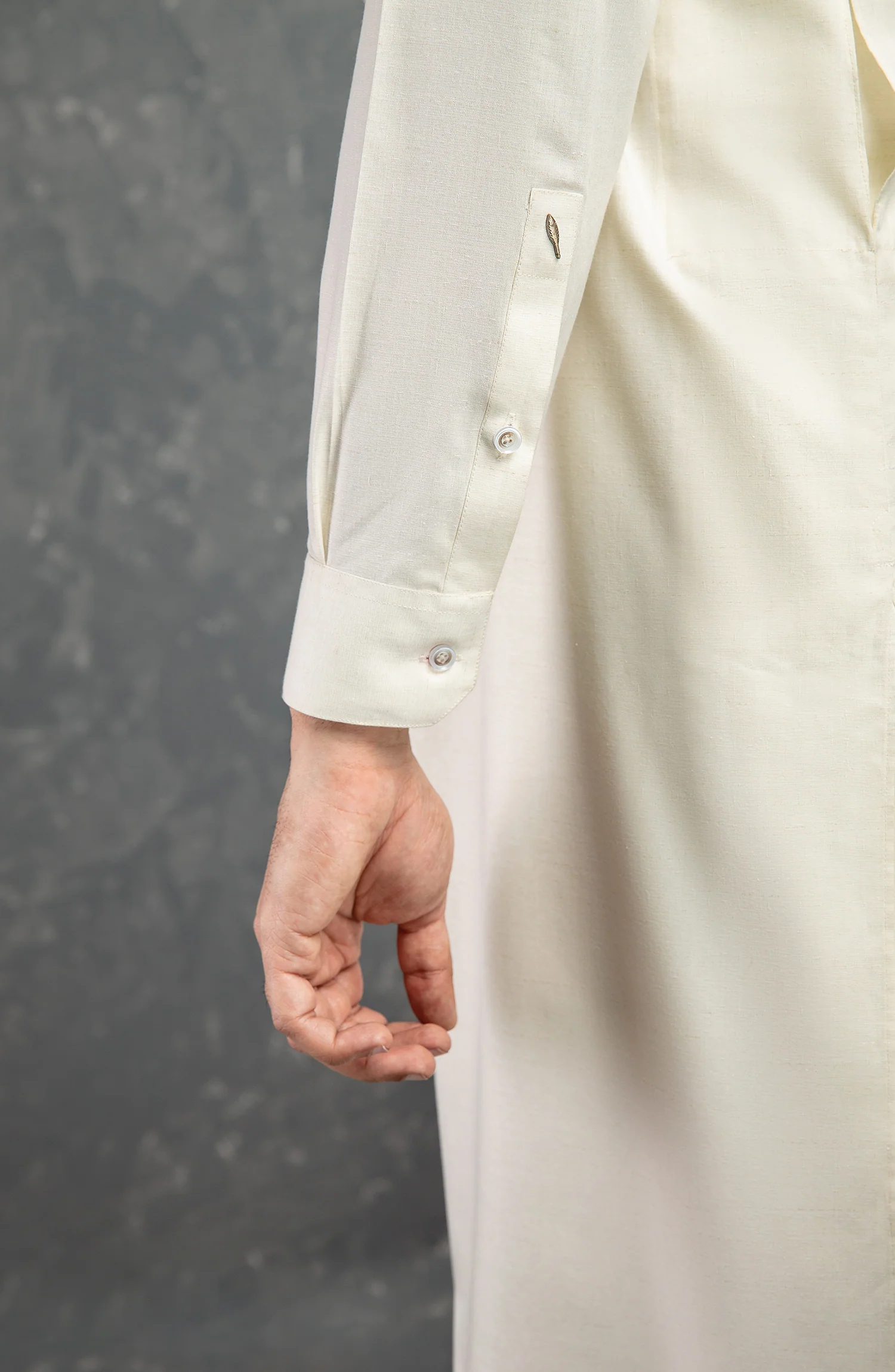 PRE WINTER'22 MEN KAMEEZ SHALWAR SEMI FORMAL OFF WHITE - Image 4