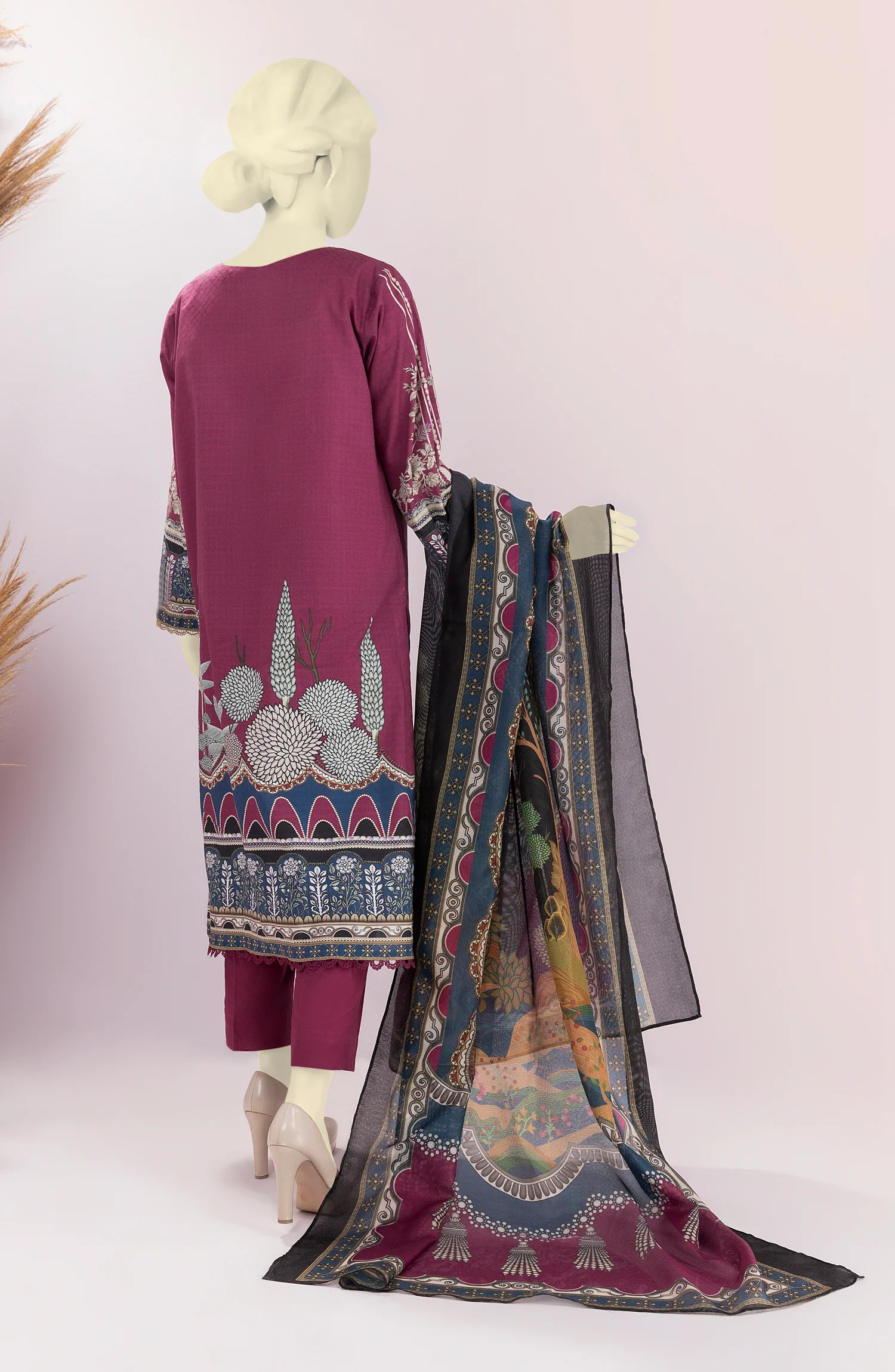 PRE WINTER'22 PARCHA SELF JACQUARD STITCHED 3PC SUIT - Image 2