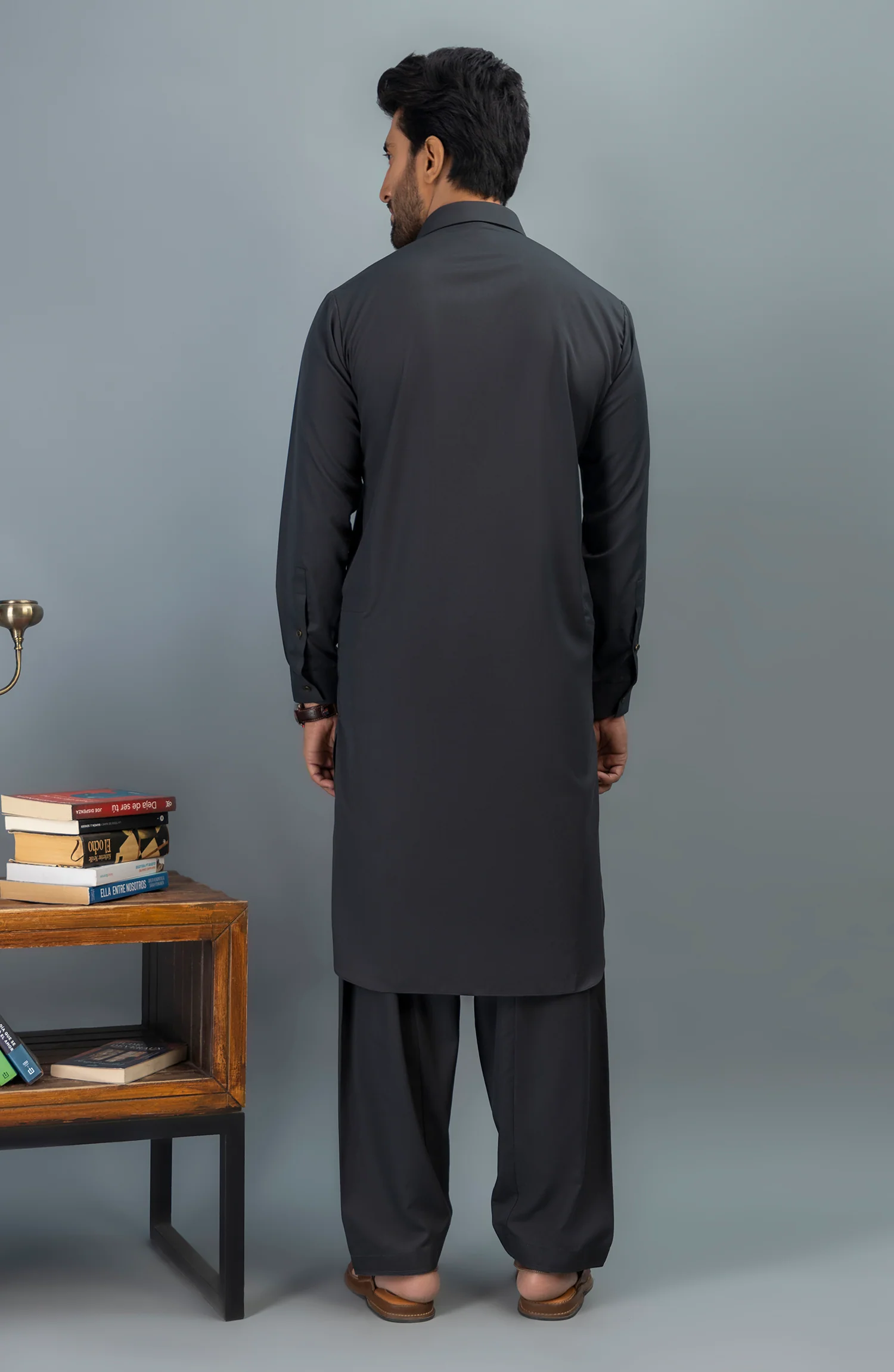 PRE WINTER'23 MEN KAMEEZ SHALWAR PLAIN DARK GREY - Image 3