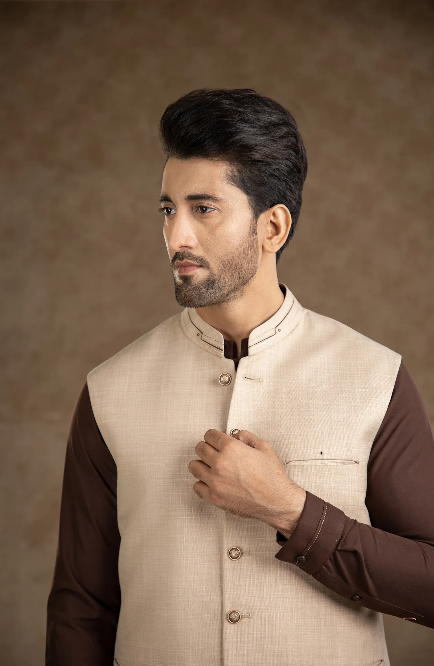 PRE WINTER'23 MEN WAISTCOAT CASUAL FAWN - Image 4
