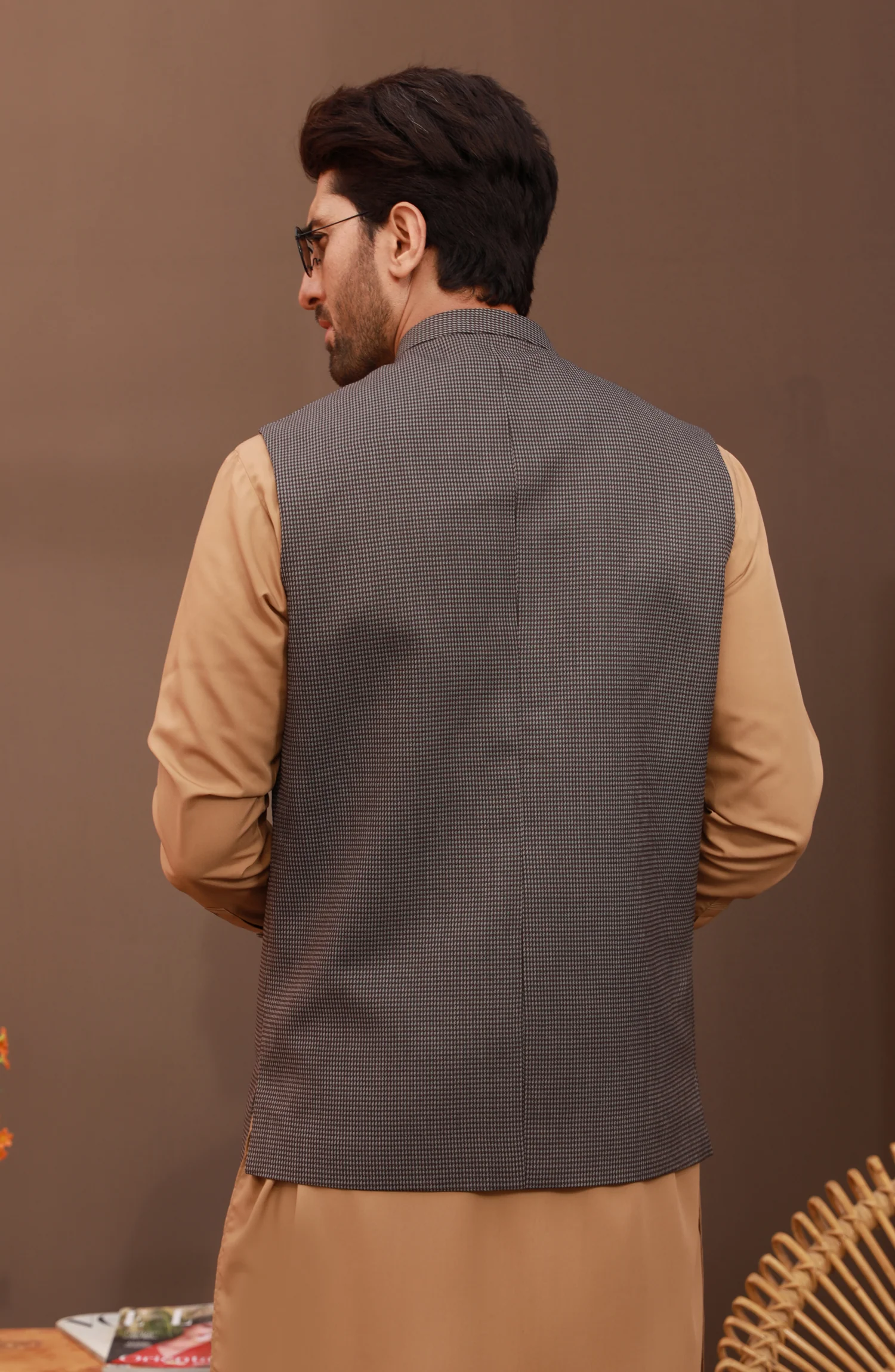 PRE WINTER'23 MEN WAISTCOAT PLAIN MULTI - Image 3