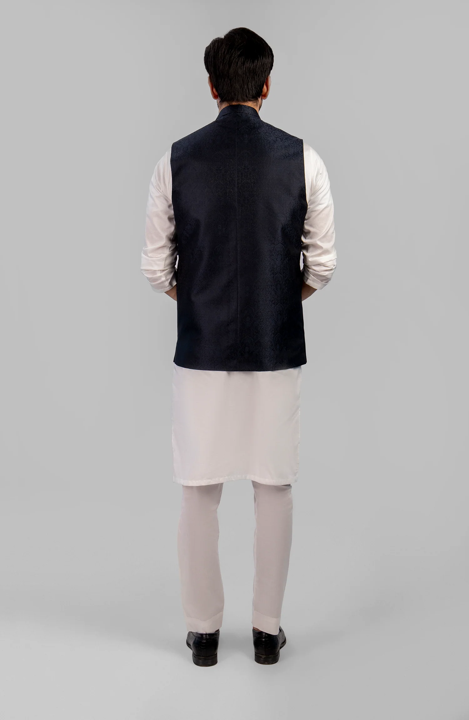 PRE WINTER'23 MEN WAISTCOAT PLAIN NAVY BLUE - Image 3