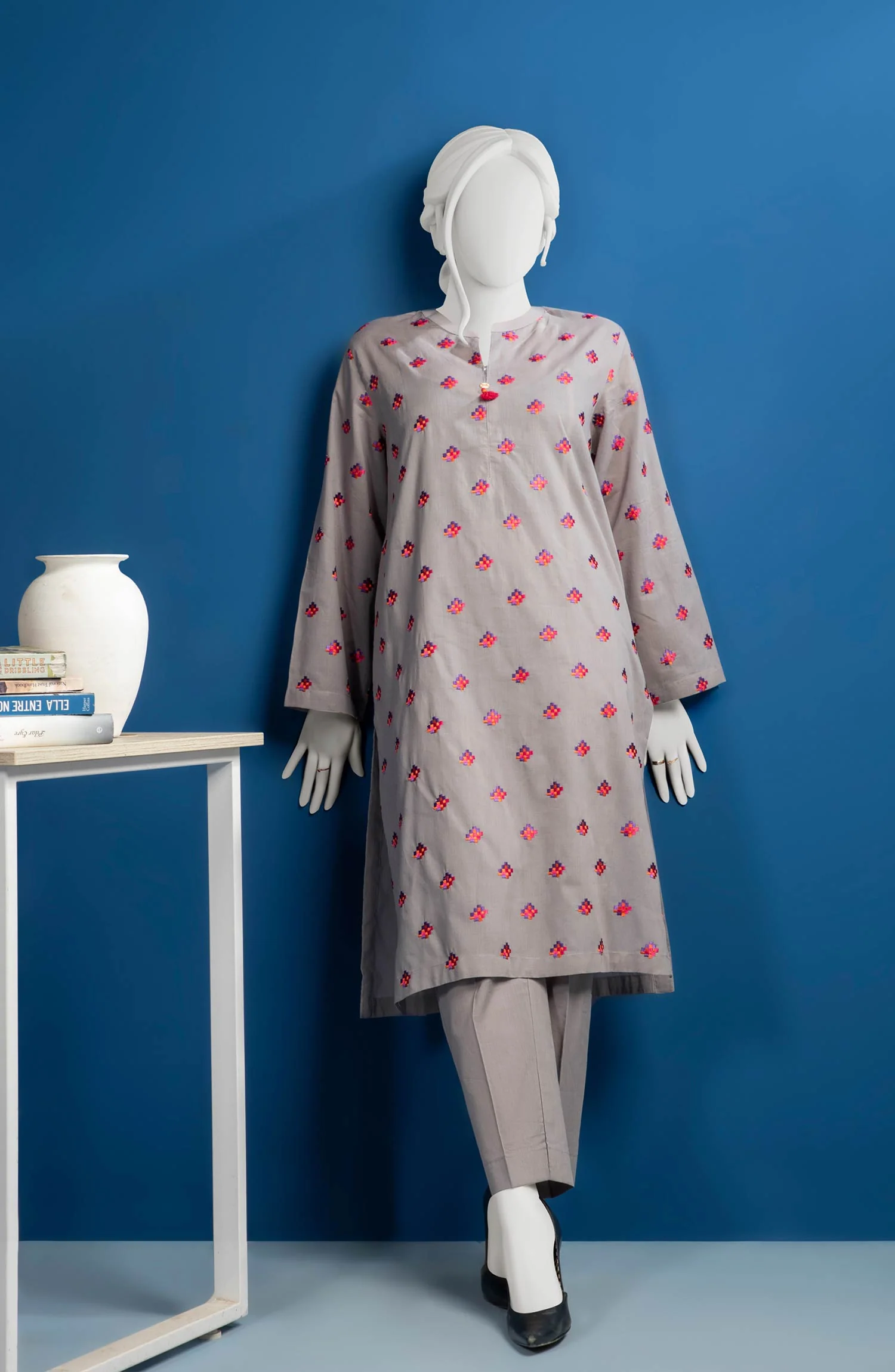 PRE WINTER'23 WOMEN STITCHED 2PC SUIT