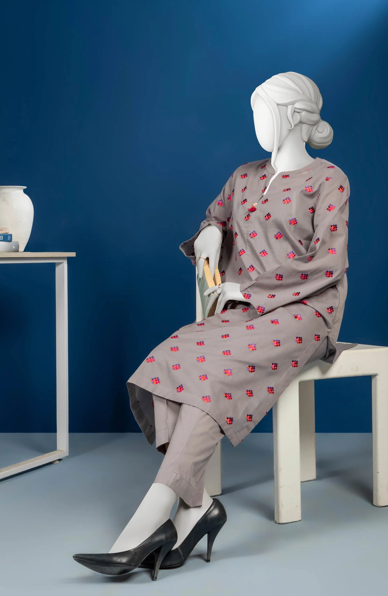 PRE WINTER'23 WOMEN STITCHED 2PC SUIT - Image 2