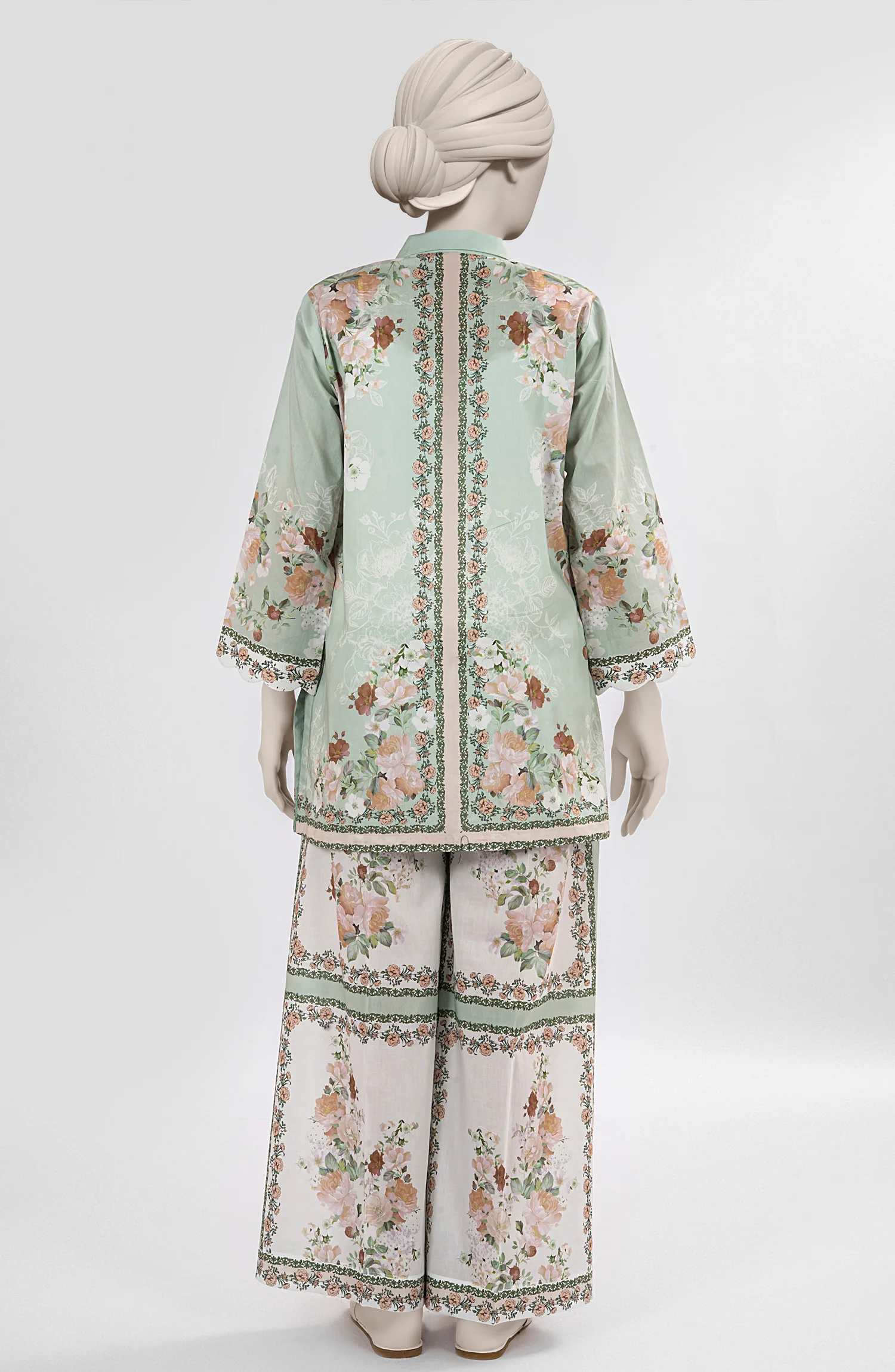 PRINTED CAMBRIC STITCHED 2 PIECE - Image 3