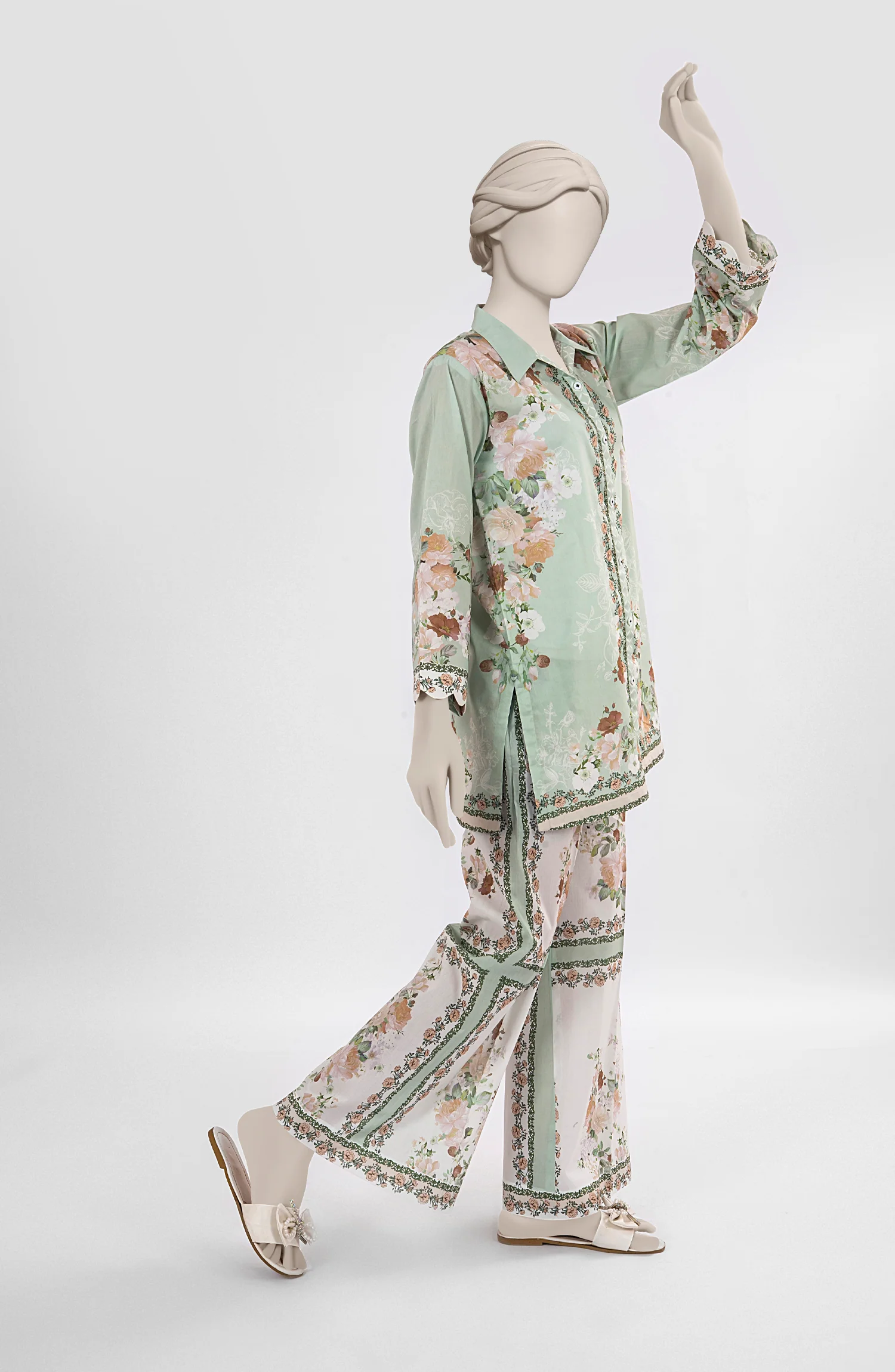 PRINTED CAMBRIC STITCHED 2 PIECE - Image 5