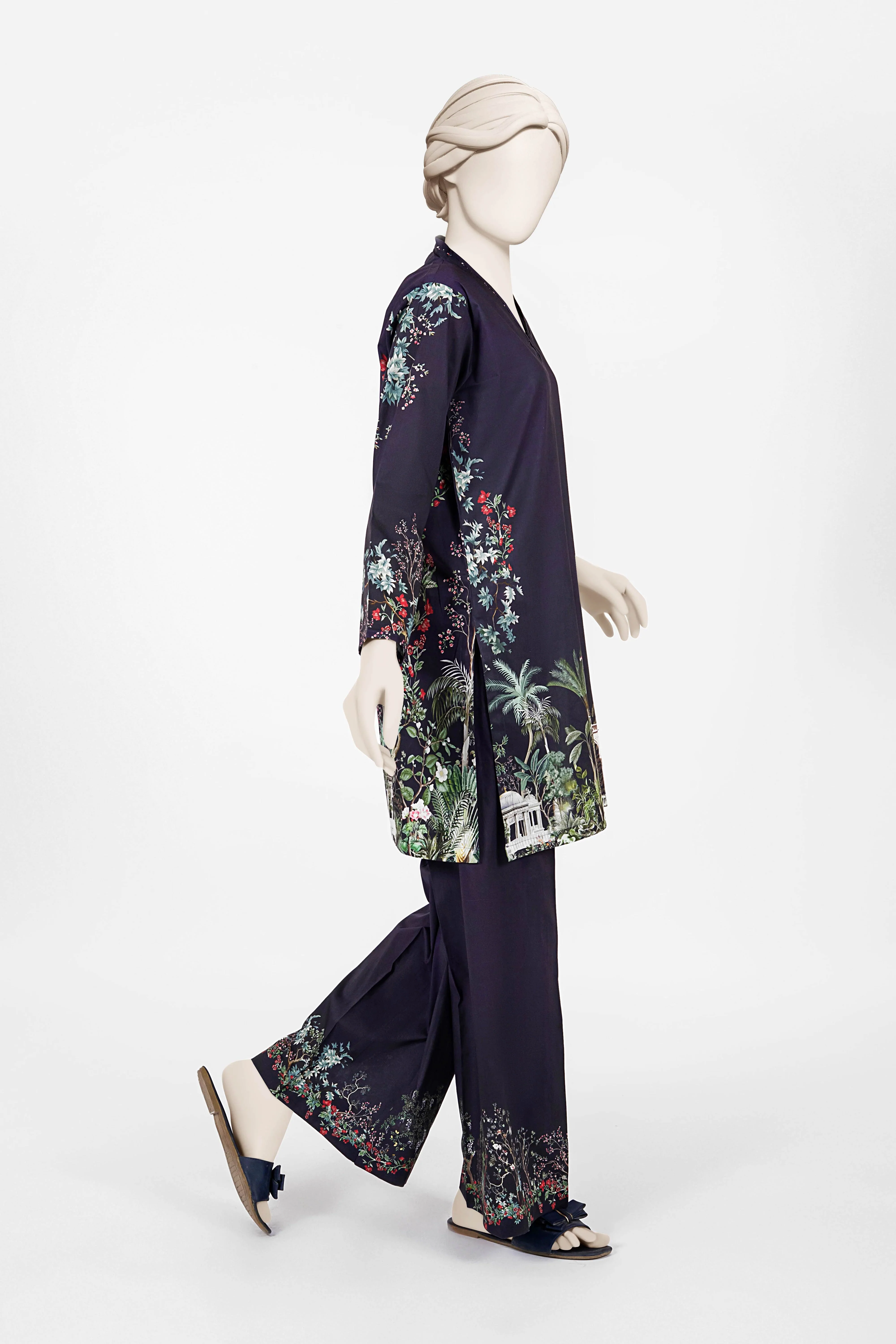 PRINTED CAMBRIC STITCHED 2 PIECE - Image 4