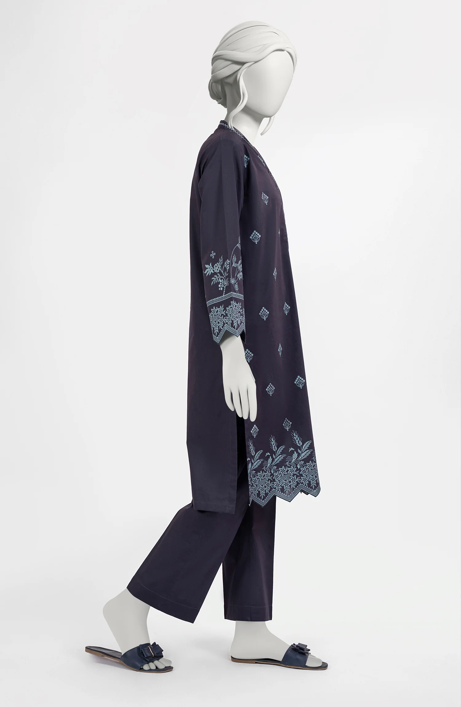 PRINTED CAMBRIC STITCHED 2 PIECE - Image 4