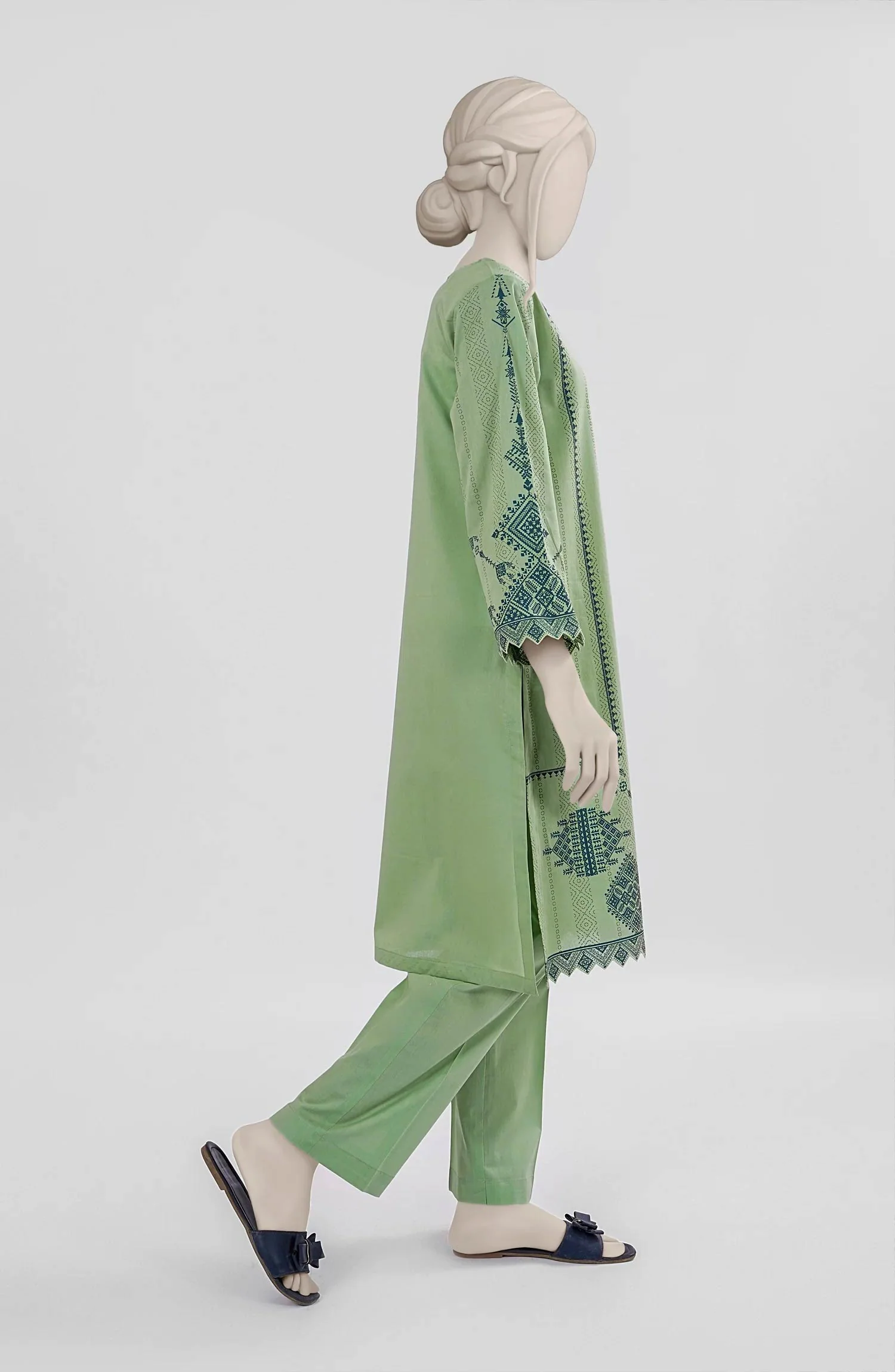 PRINTED CAMBRIC STITCHED 2 PIECE - Image 4