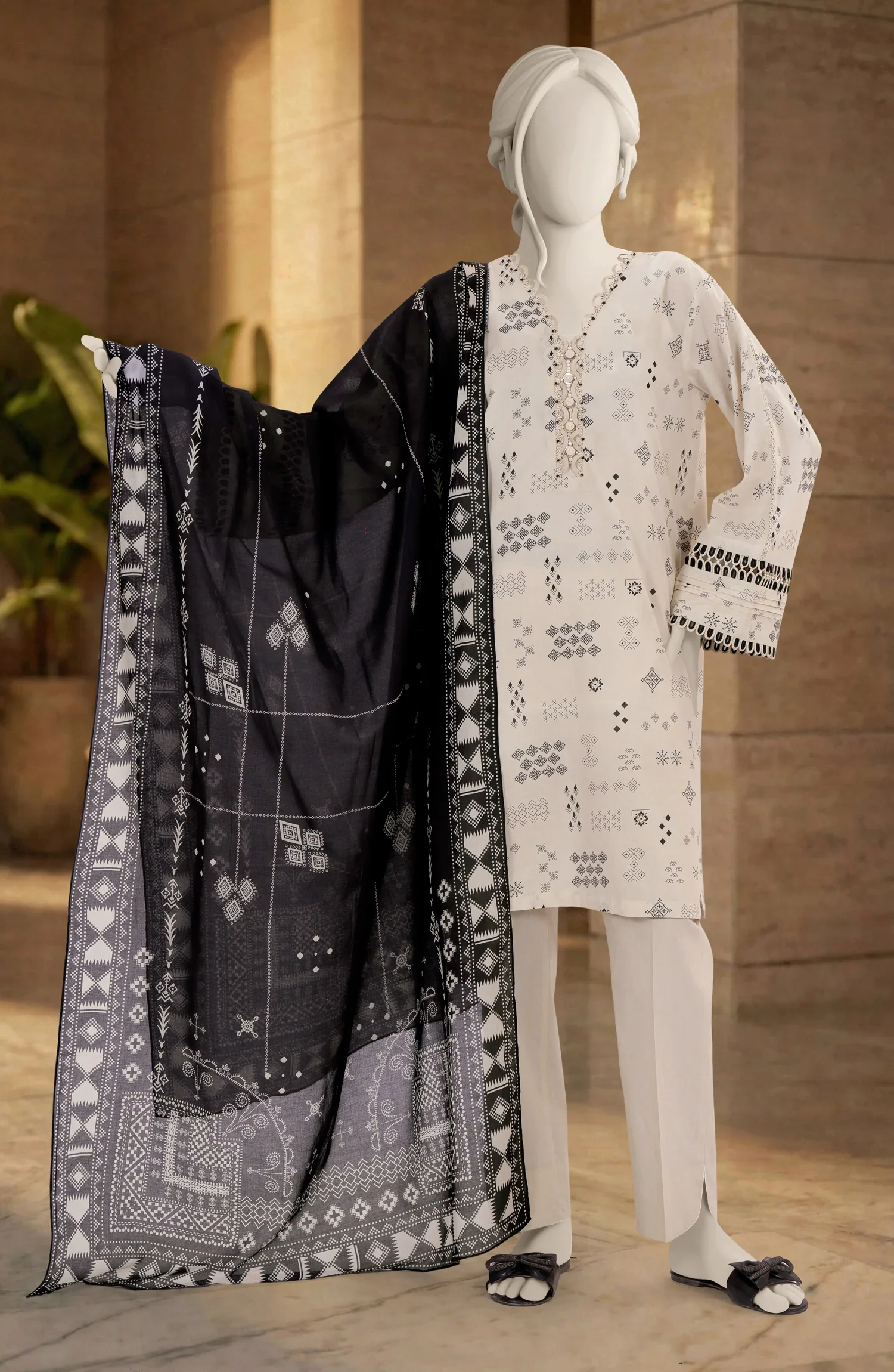 PRINTED LAWN 3PCS UNSTITCHED - Image 3