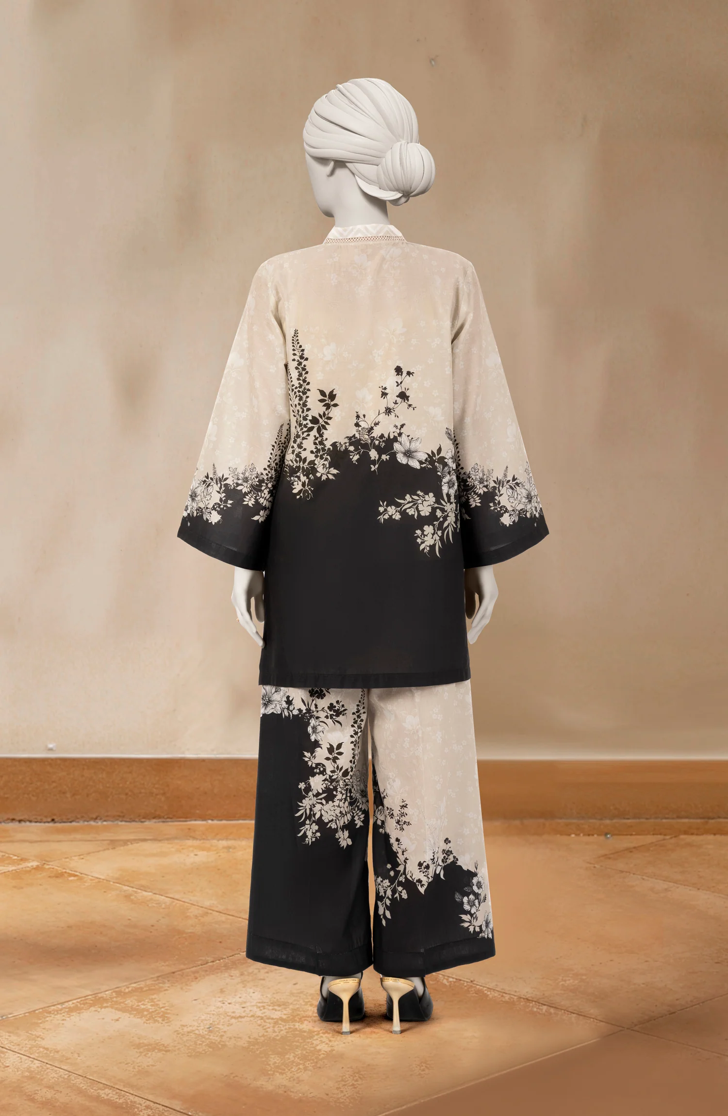 PRINTED LAWN STITCHED 2 PIECE - Image 4