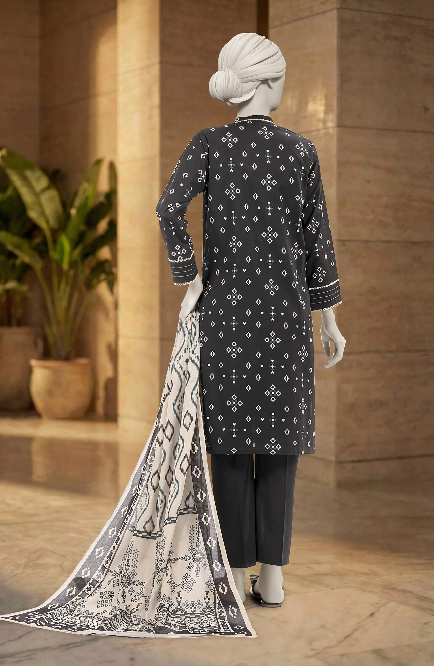 PRINTED LAWN STITCHED 3 PIECE - Image 3