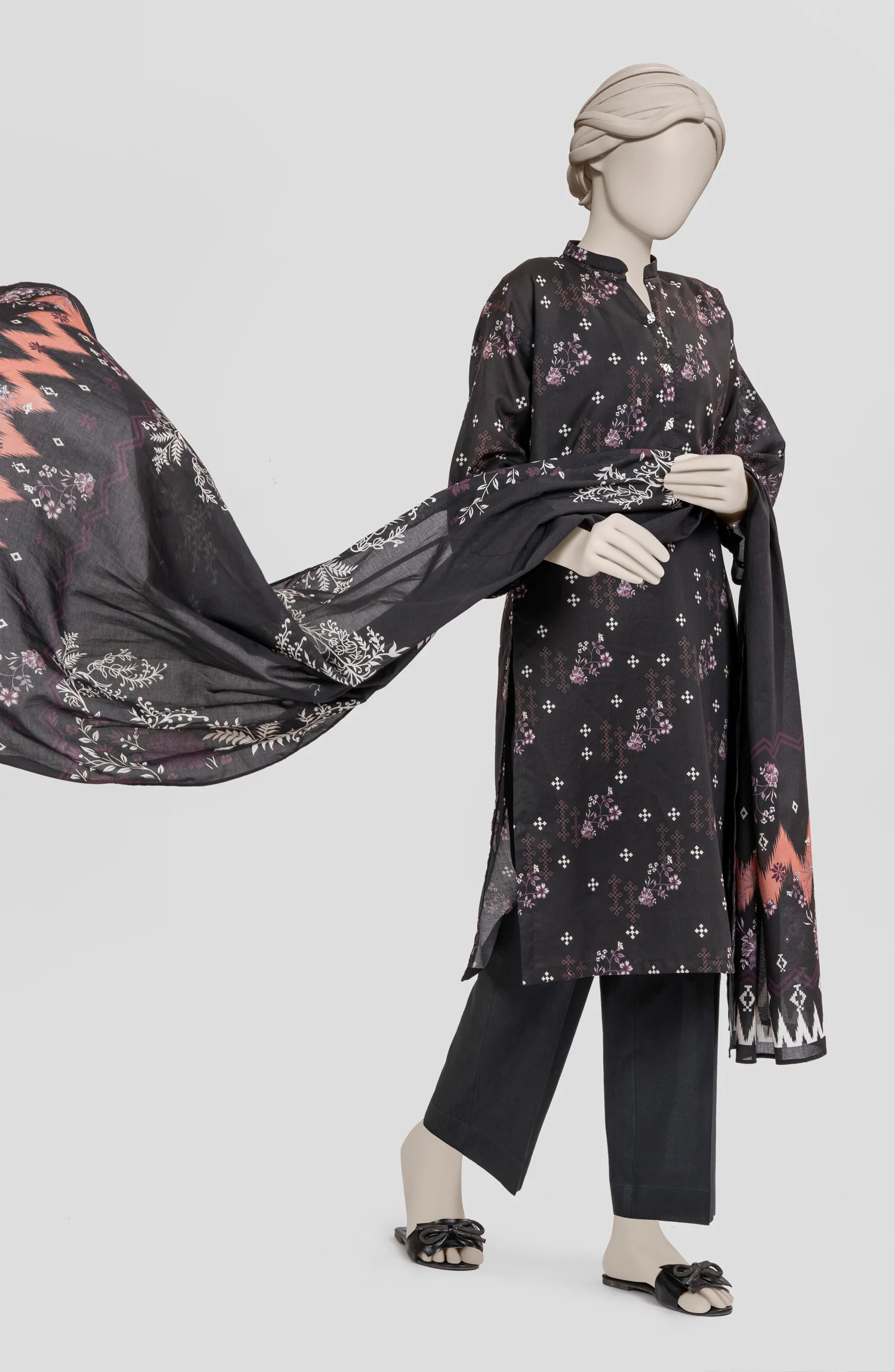 PRINTED LAWN STITCHED 3 PIECE - Image 4