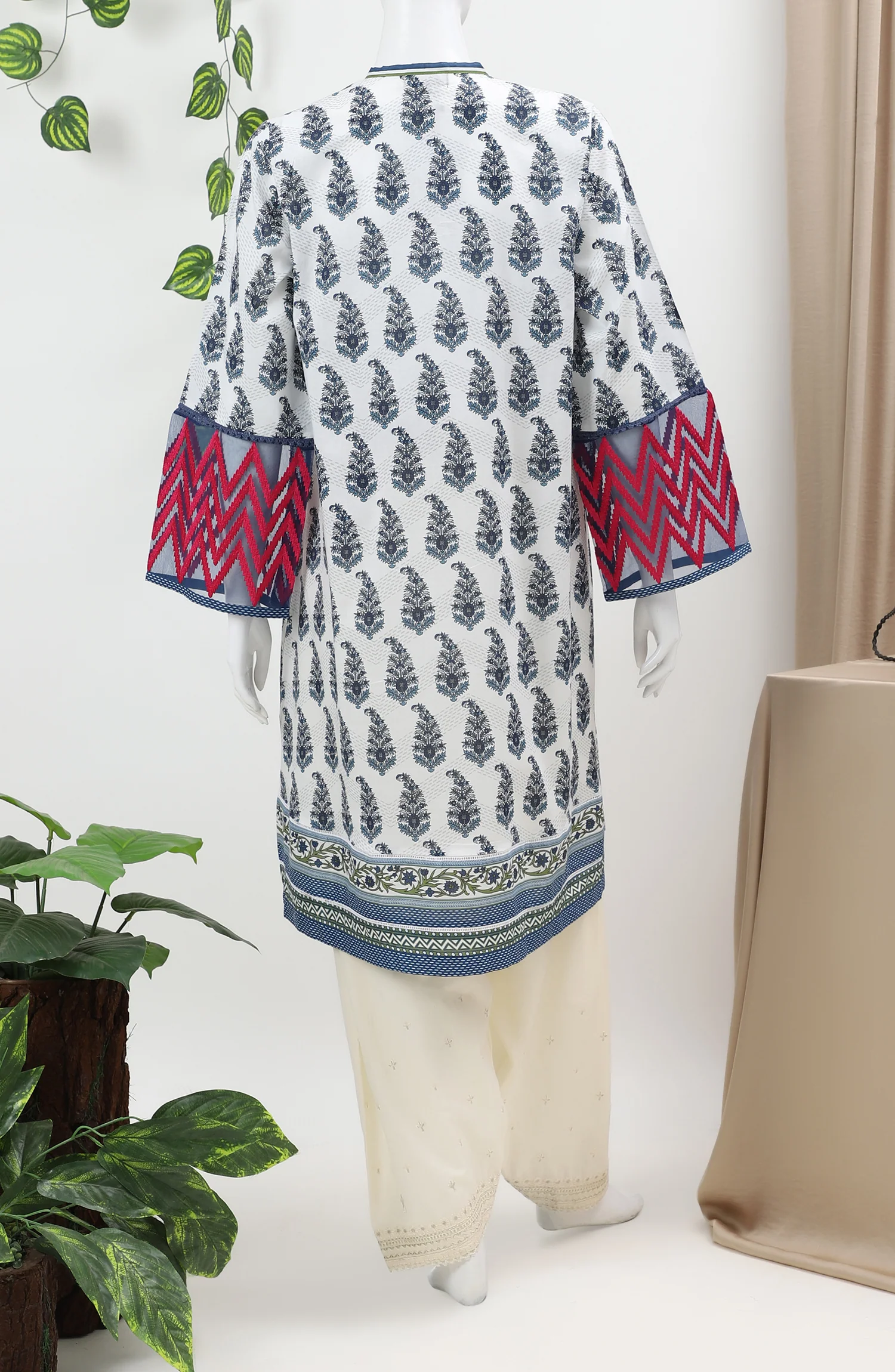 SHAJAR 1PC STITCHED KURTI - Image 4