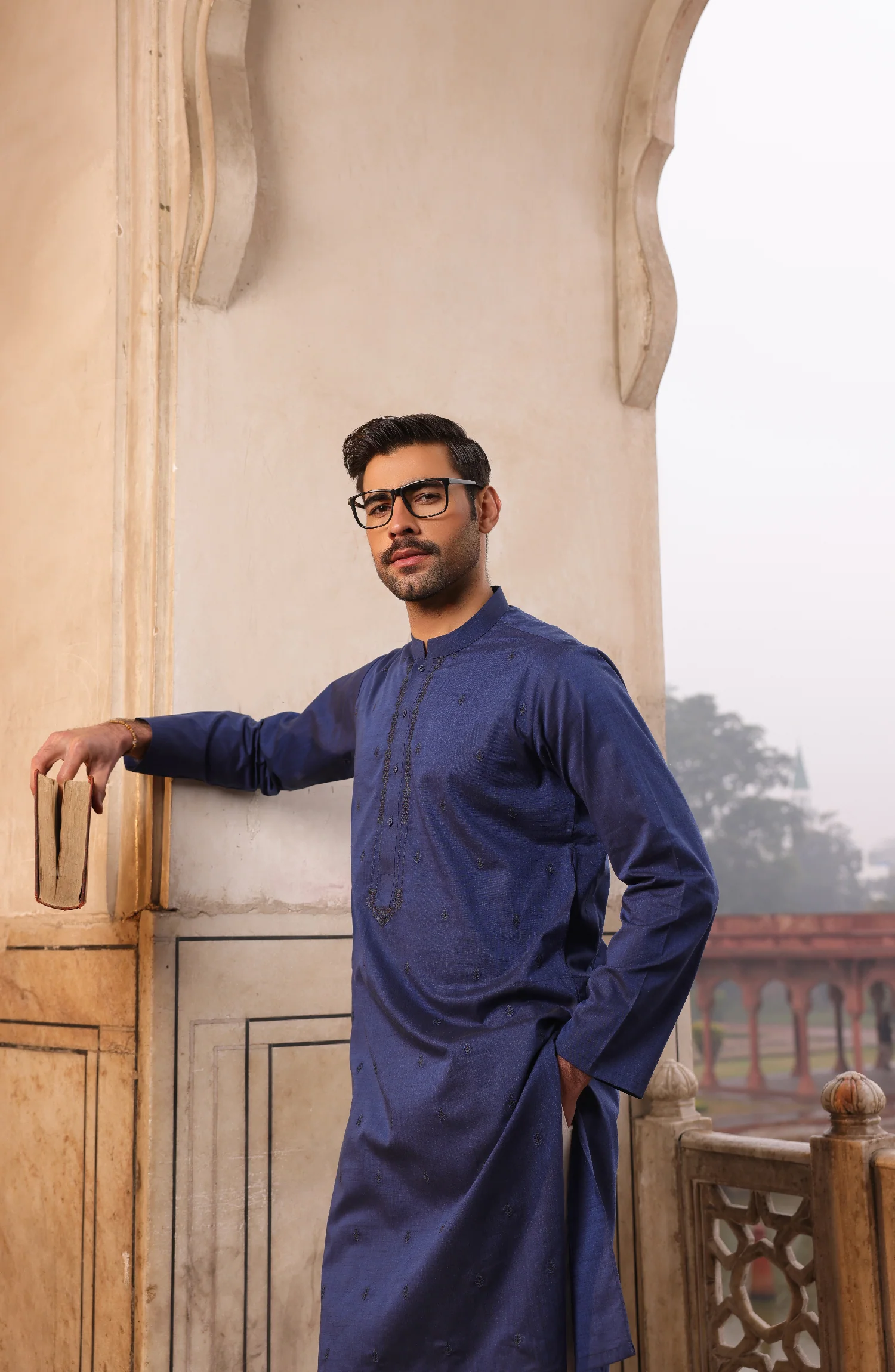 SUMMER'22 MEN KURTA SLIM FIT EMBROIDERY NAVY BLUE - Image 3