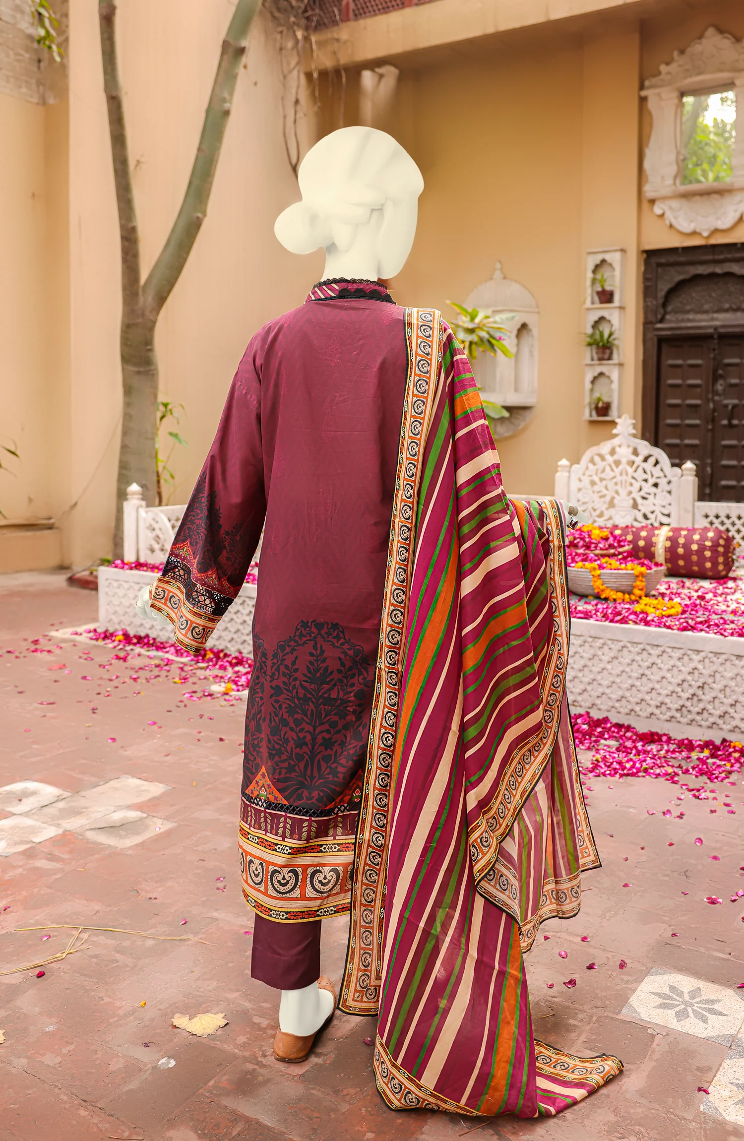 SUMMER'22 RUH FIZA STITCHED 3PC SUIT - Image 2