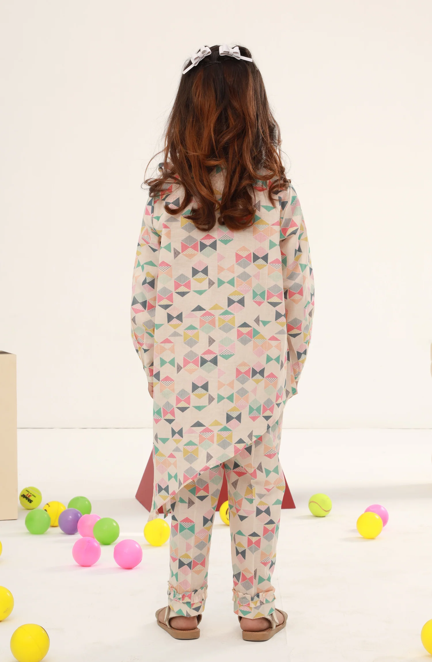 SUMMER'23 BASIC PRINTED GIRLS 2PC STITCHED SUIT - Image 2