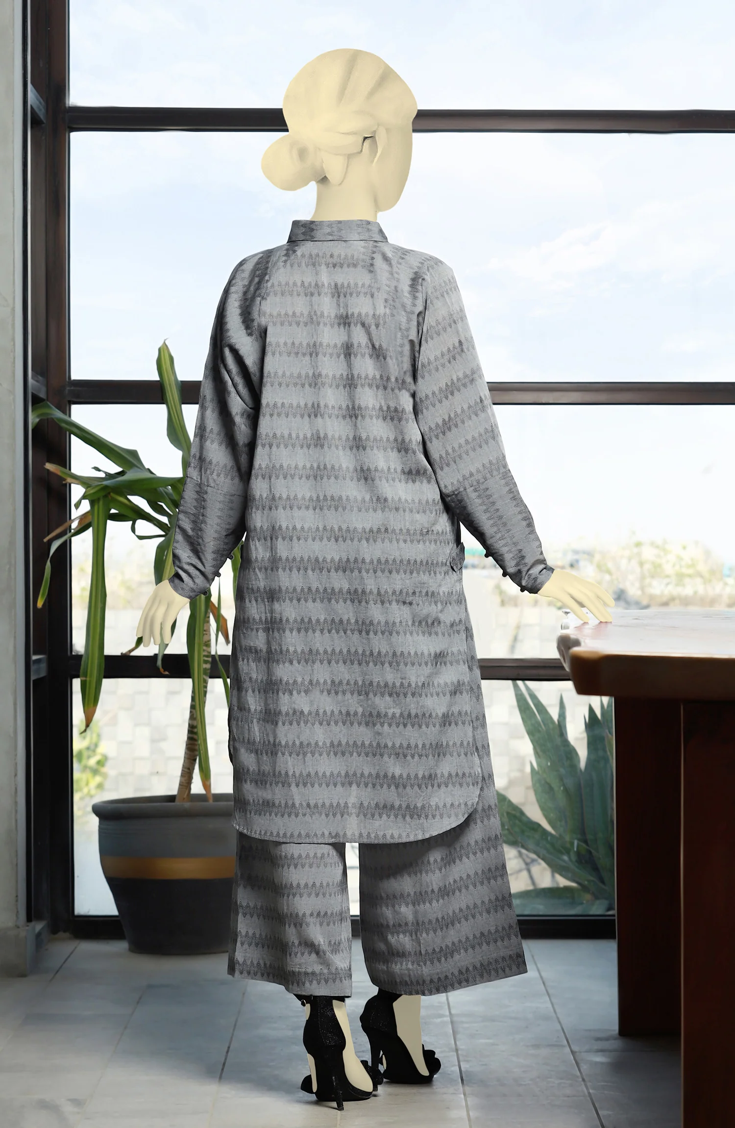 SUMMER'23 FRINGES STITCHED 2PC SUIT - Image 2