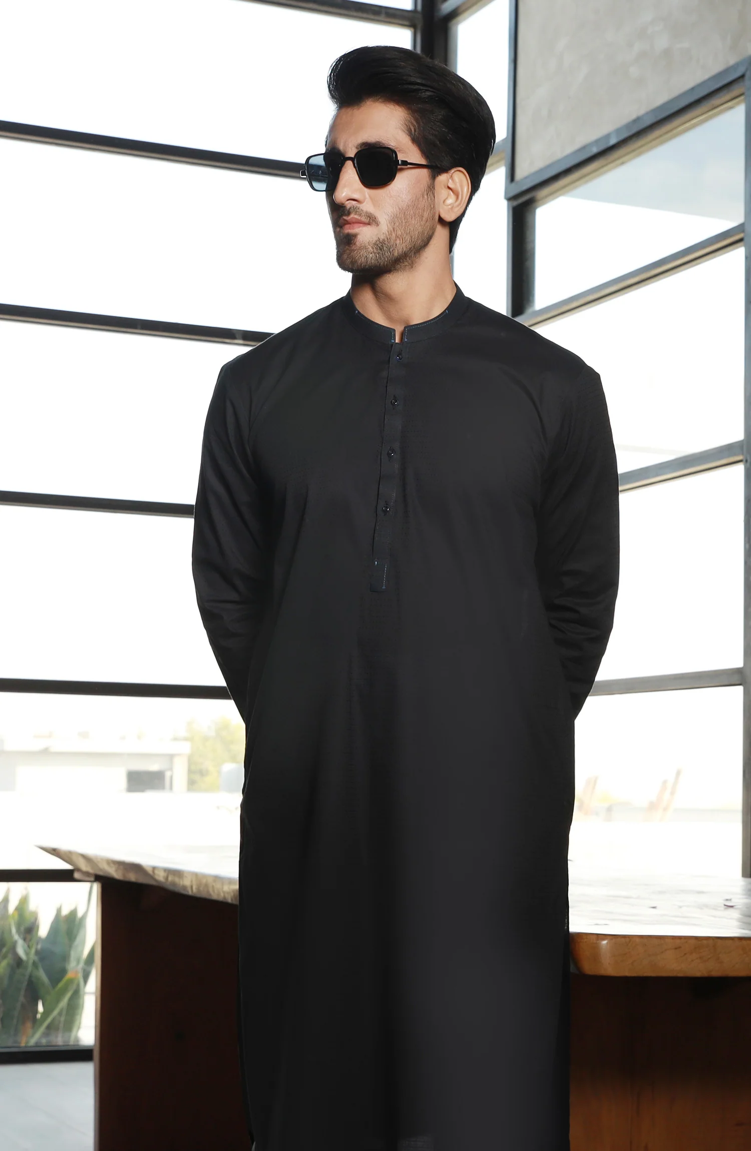 SUMMER'23 MEN KURTA CASUAL BLACK - Image 2
