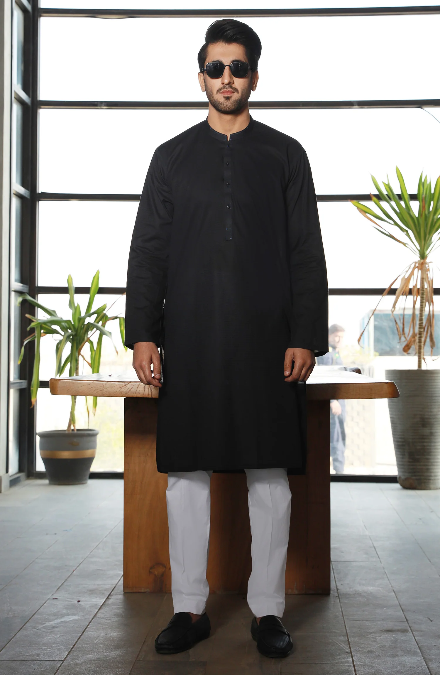 SUMMER'23 MEN KURTA CASUAL BLACK - Image 3