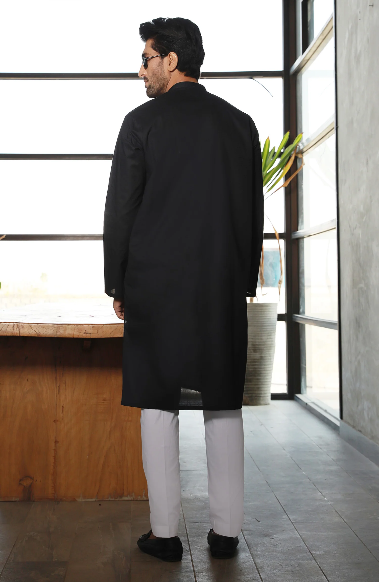 SUMMER'23 MEN KURTA CASUAL BLACK - Image 4